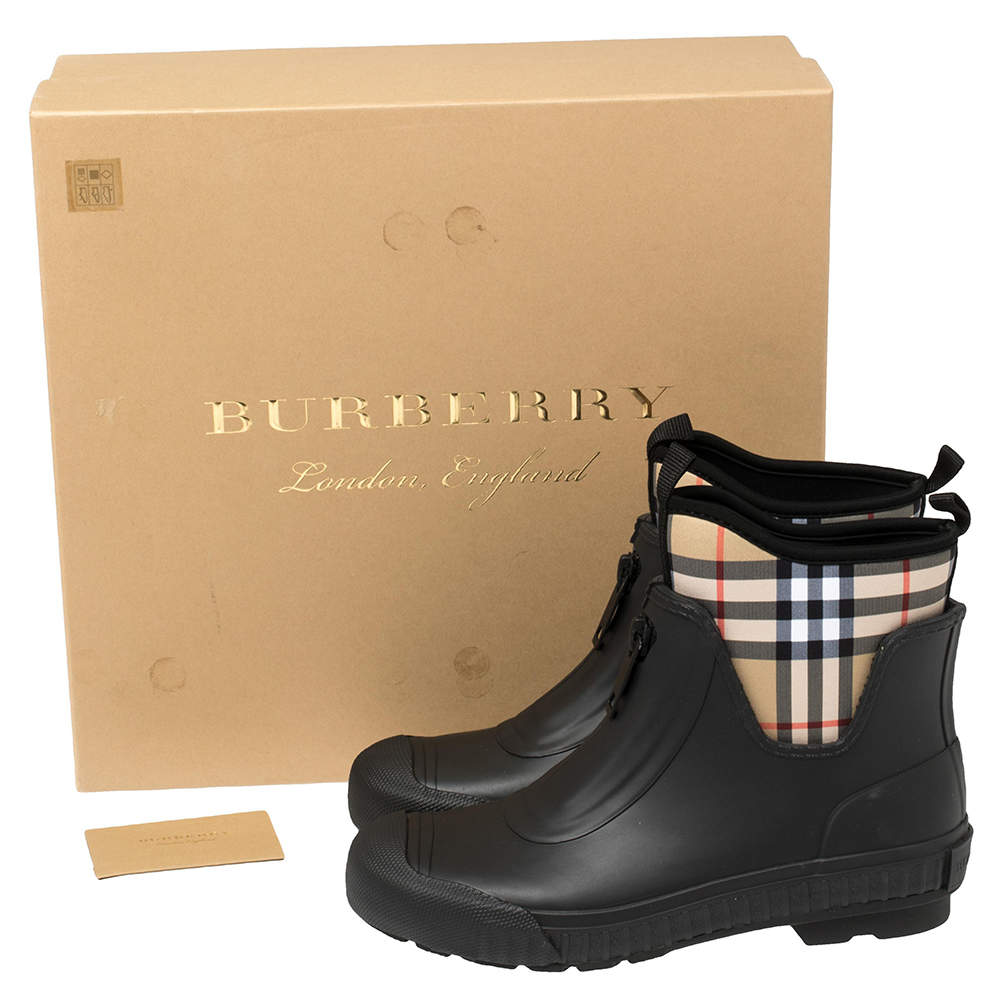 Burberry rain store boots mens orange