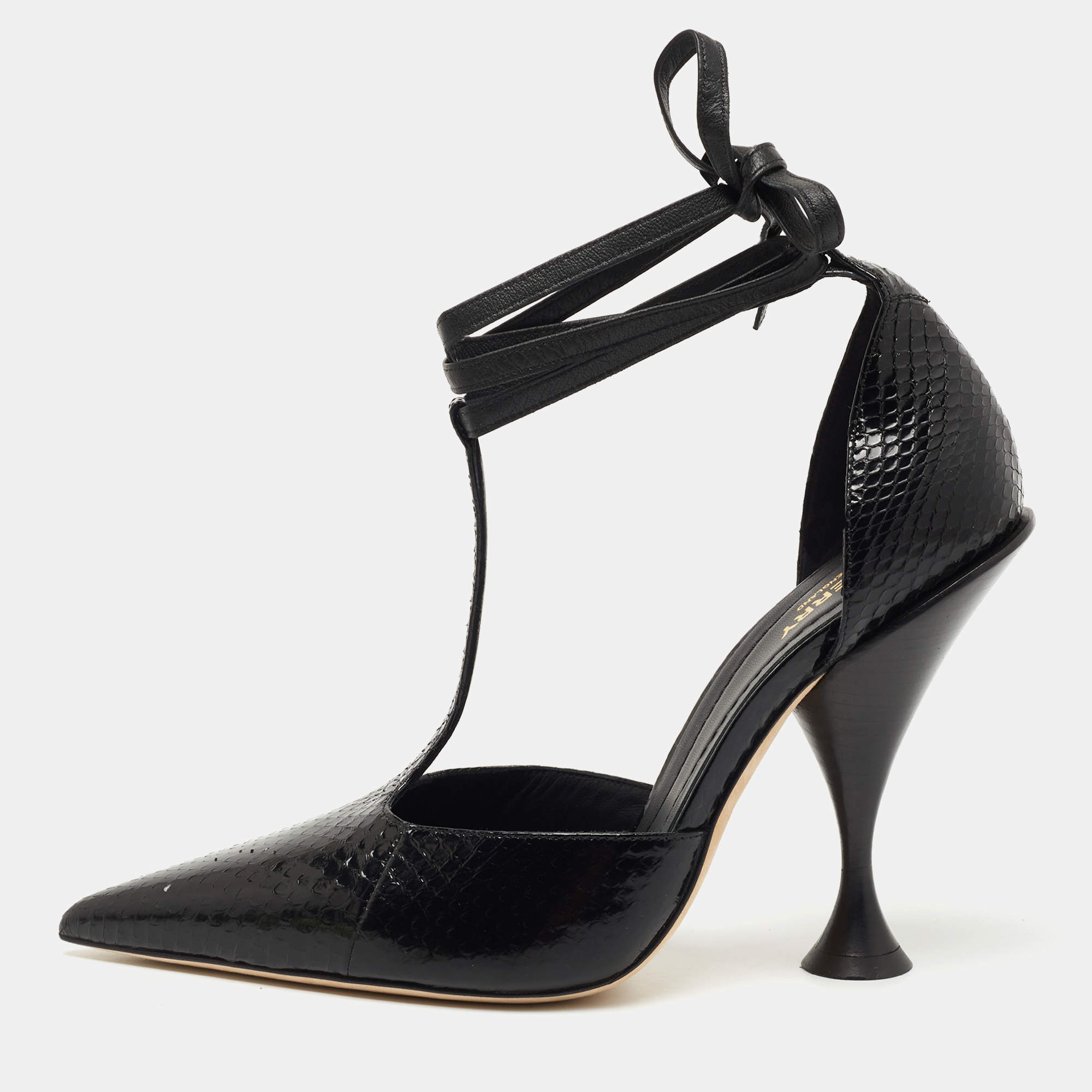 Pre Owned  Burberry Black Snakeskin Pointed Toe Wellton Pumps Size 39.5