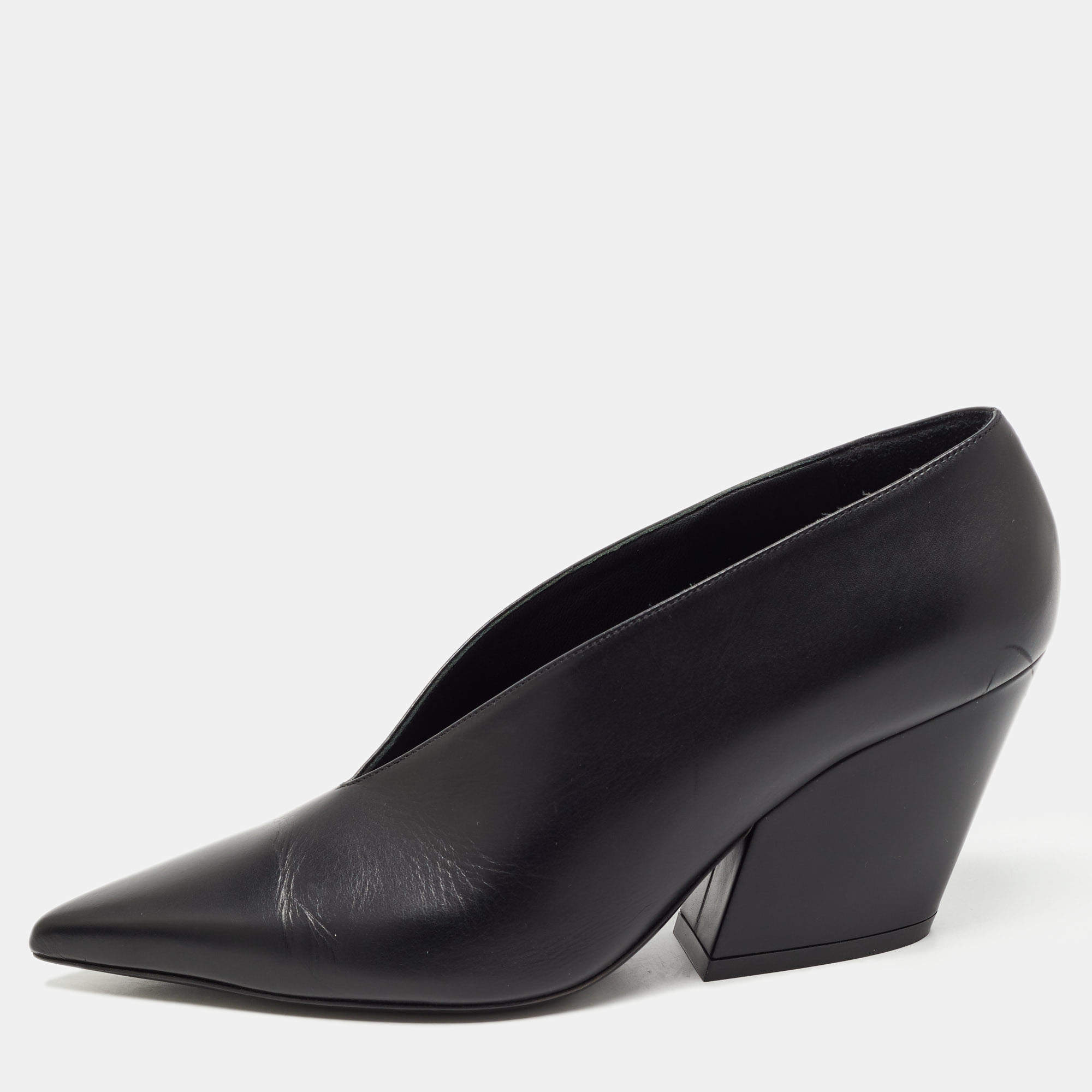 Pre Owned Burberry Black Leather Vneck Pointed Toe Pumps Size 37