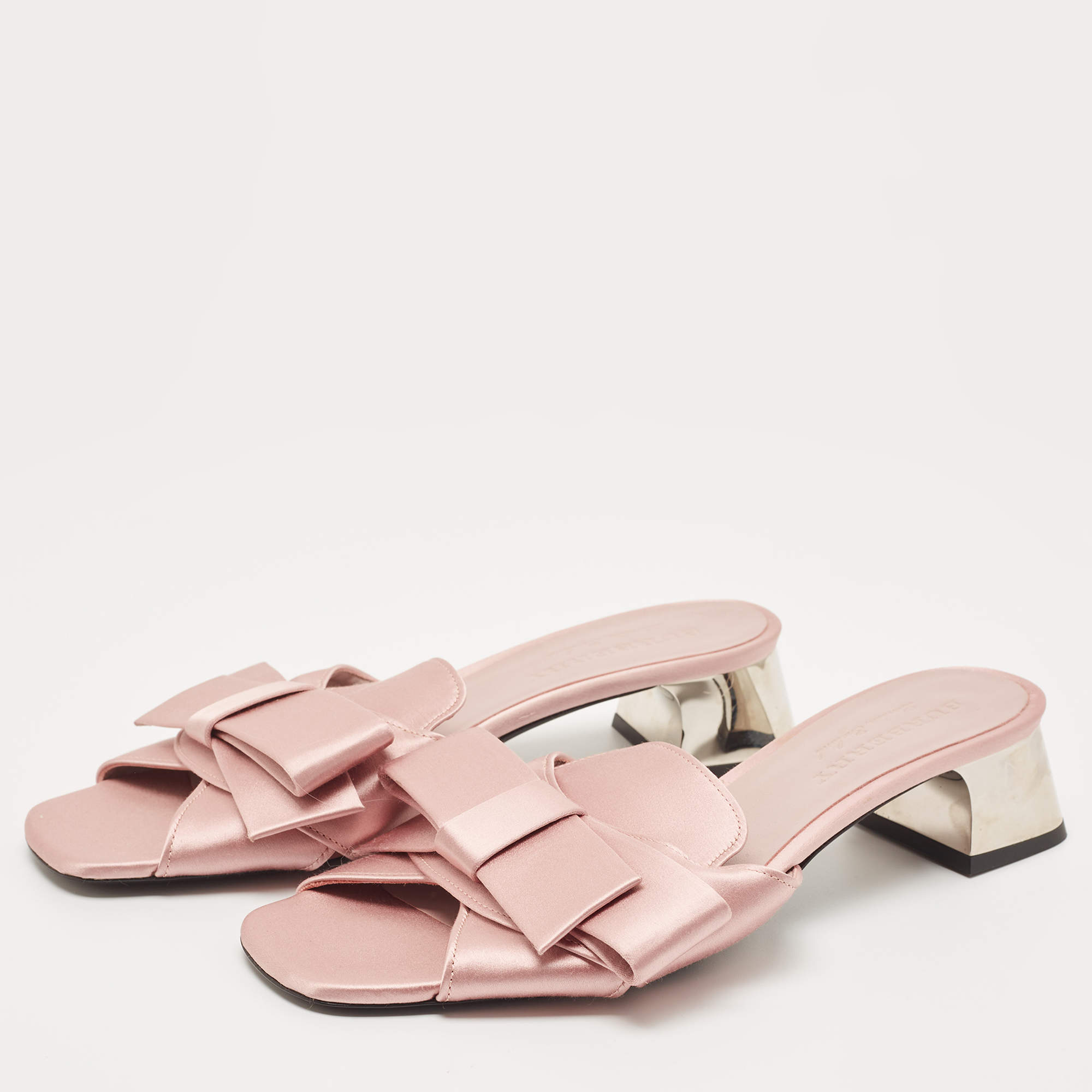 Burberry sandals deals womens pink