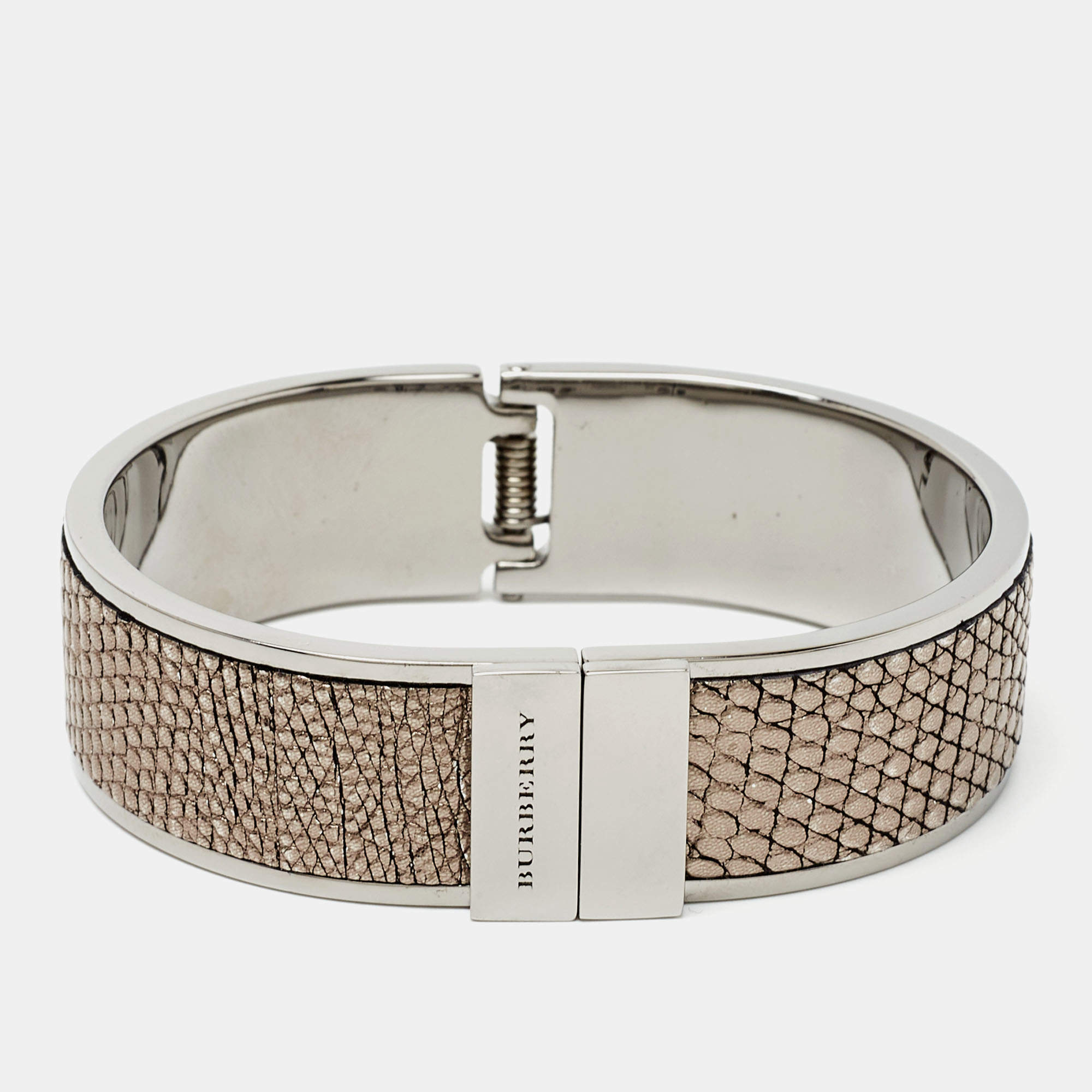 Pre Owned Burberry SpringHills Silver Leather SIlver Tone Bracelet