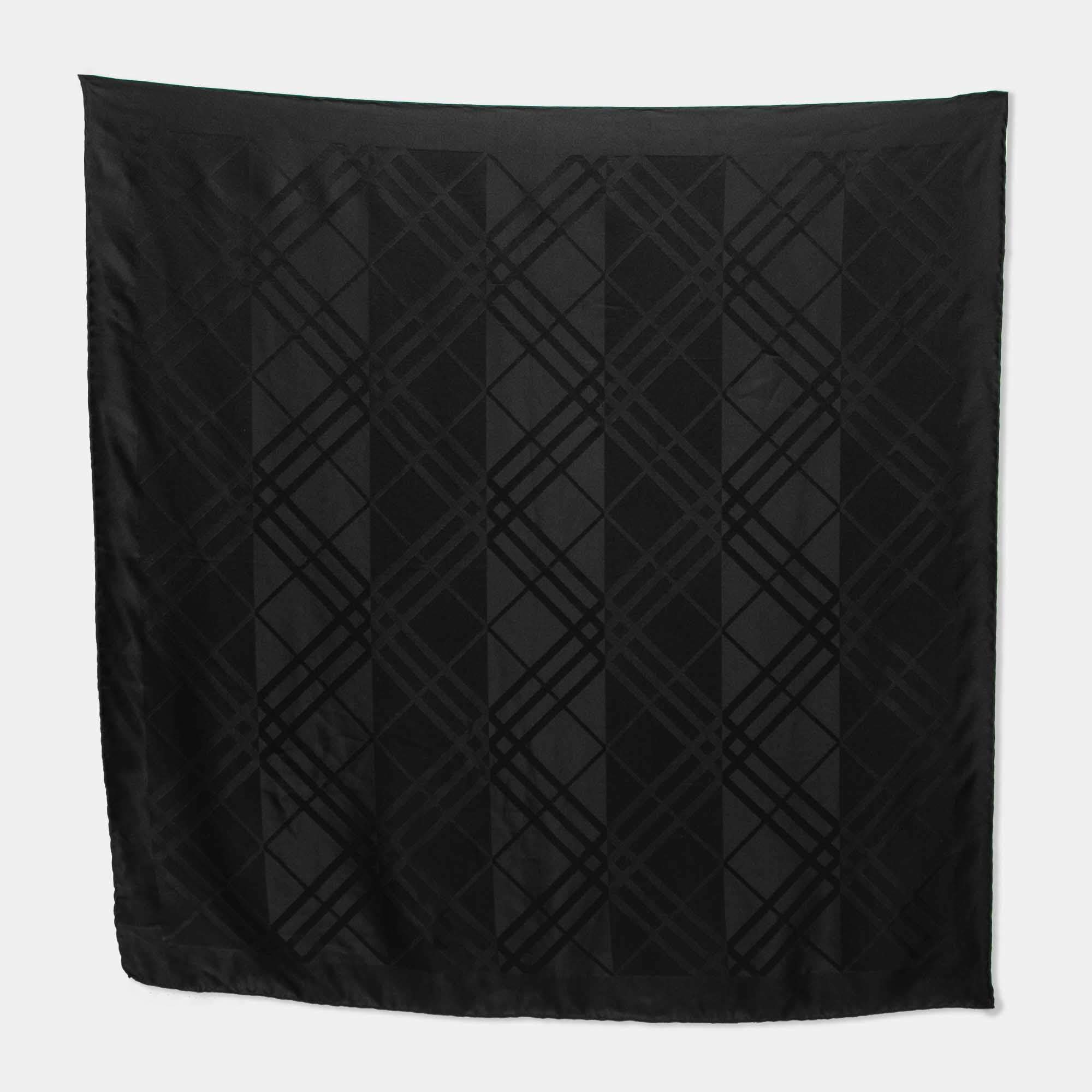 مملوكة مسبقًا Burberry Black Silk Square Scarf