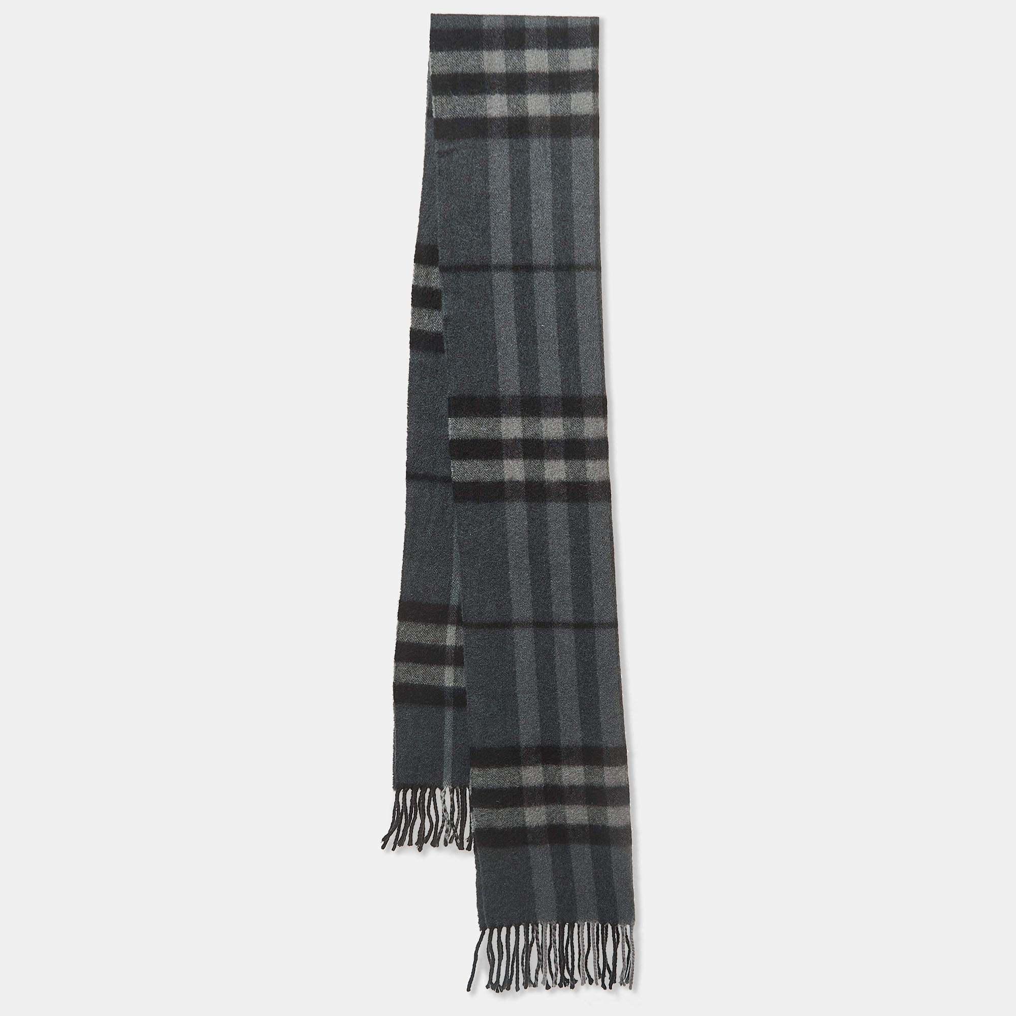 مملوكة مسبقًا Burberry Grey Check Patterned Cashmere Fringed Scarf