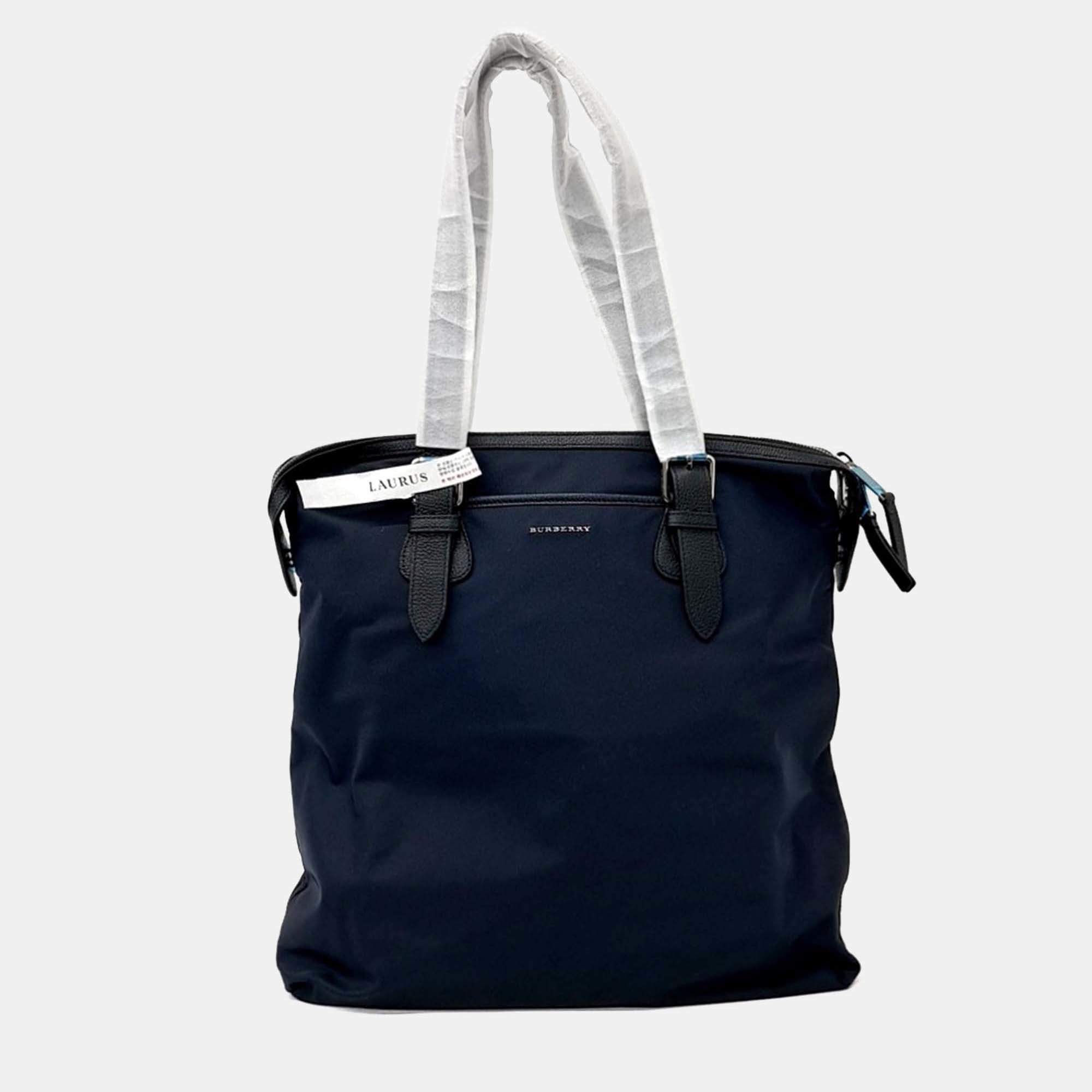 Pre Owned Burberry Navy Blue Nylon fabric shoulder bag