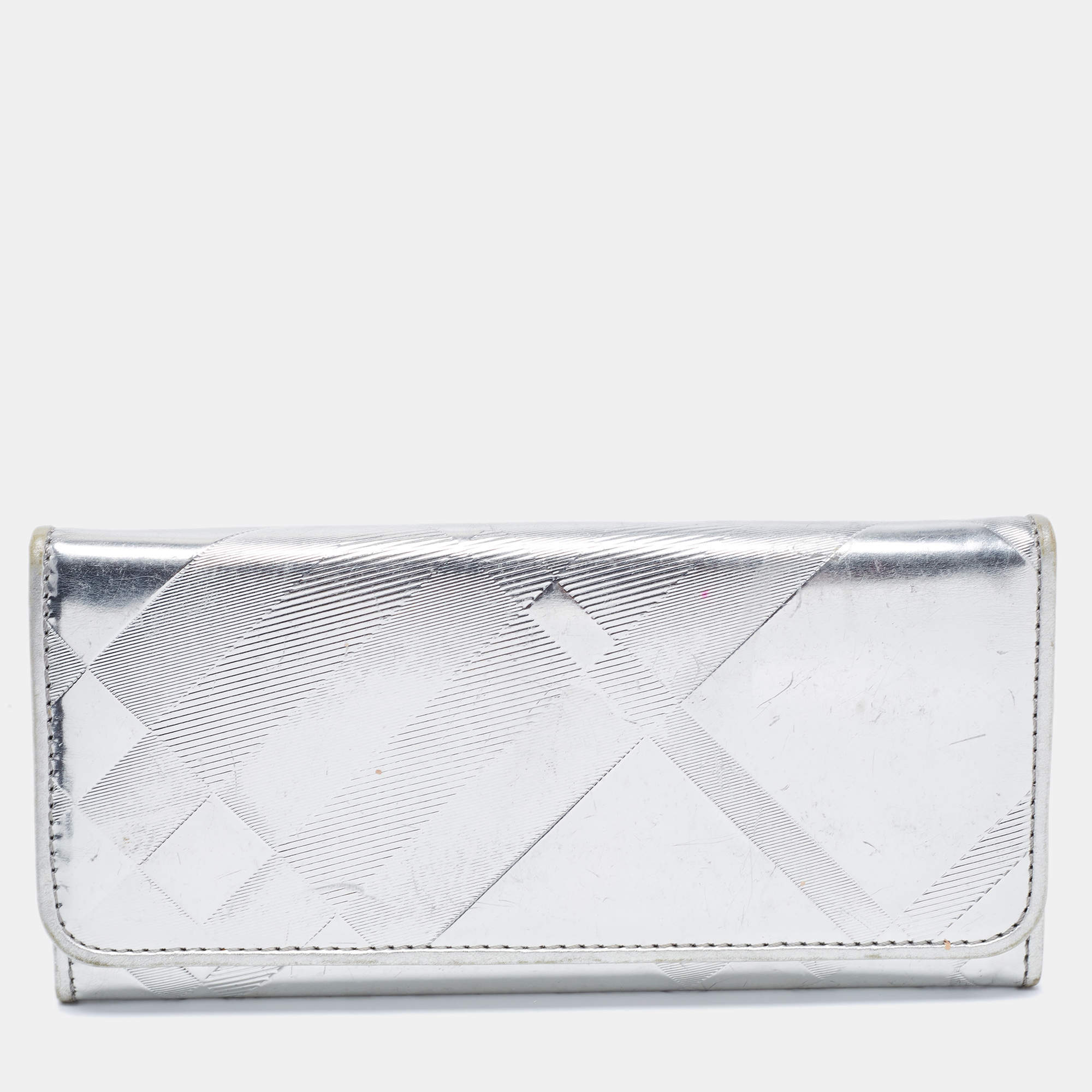 Burberry Silver Patent And Leather Long Bifold Wallet Burberry | TLC