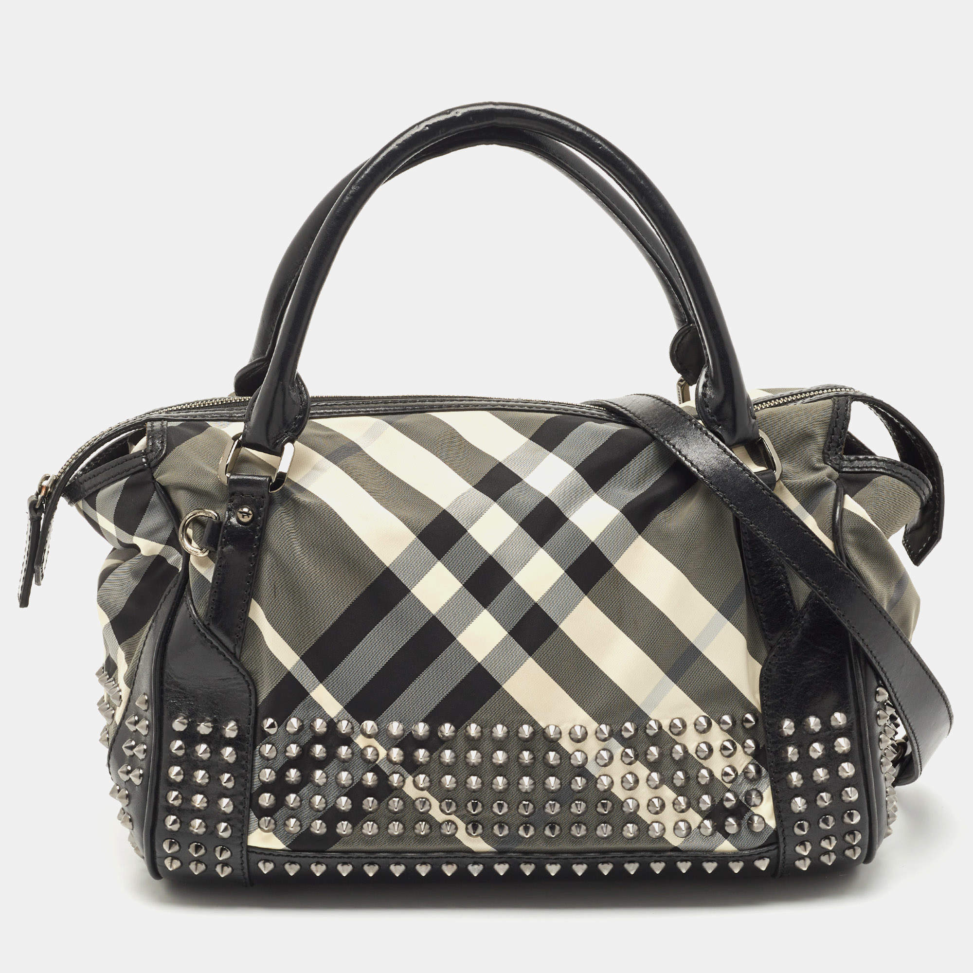 مملوكة مسبقًا Burberry Black Nova Check Nylon and Leather Studded Satchel