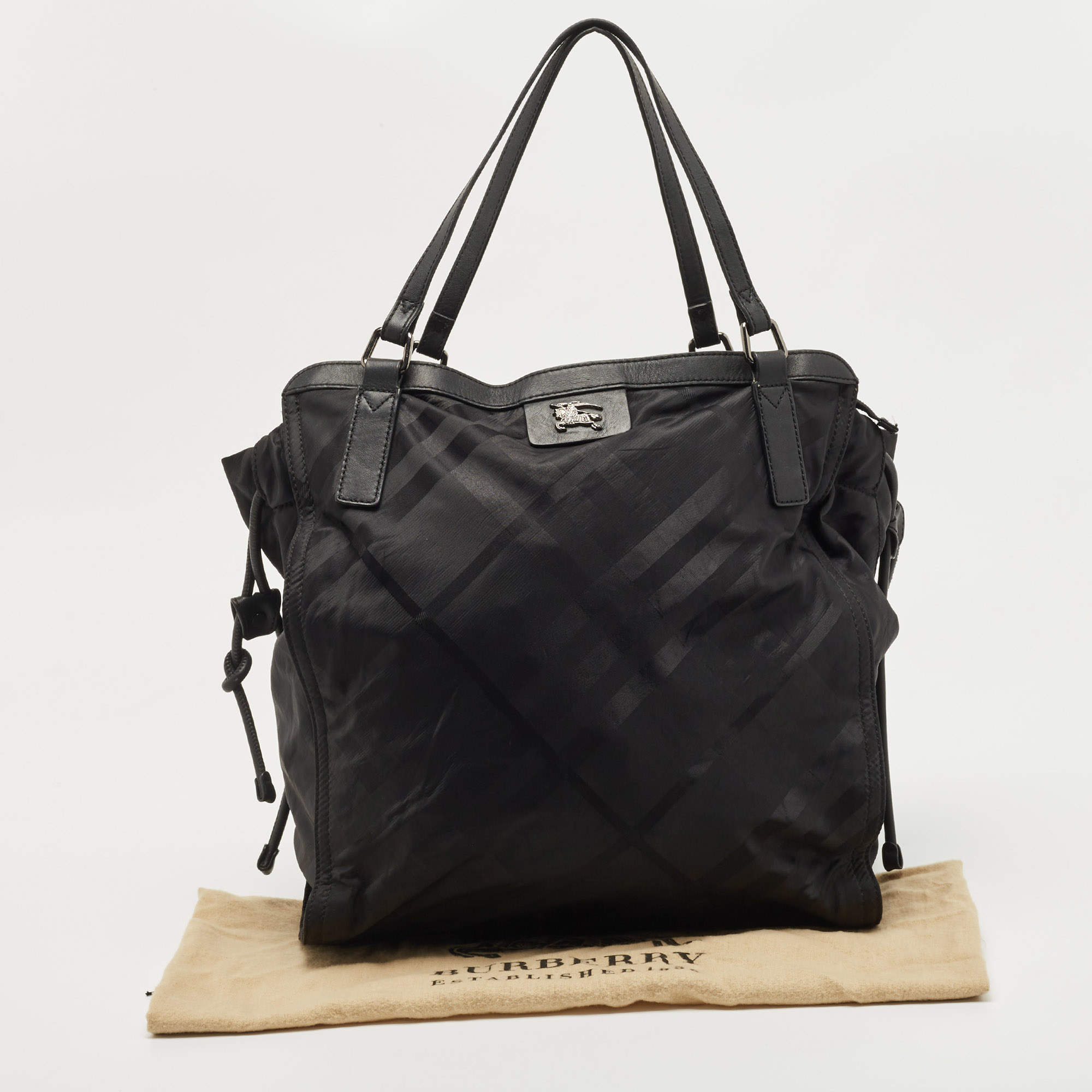 BURBERRY: nylon and leather tote bag - Black
