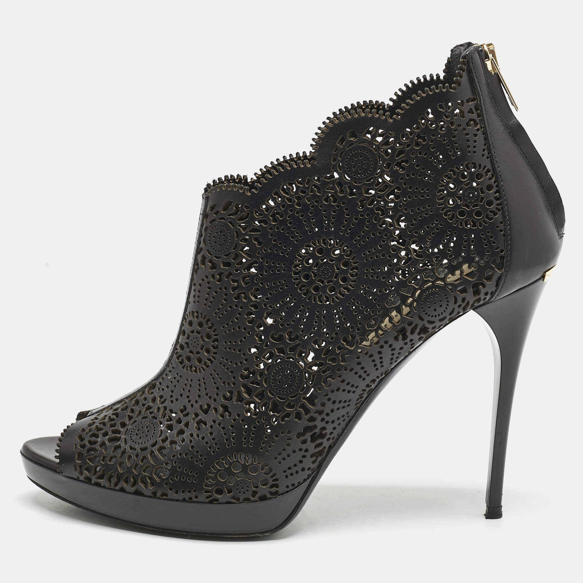 Burberry Black Laser Cut Leather Caythorpe Ankle Booties Size 39