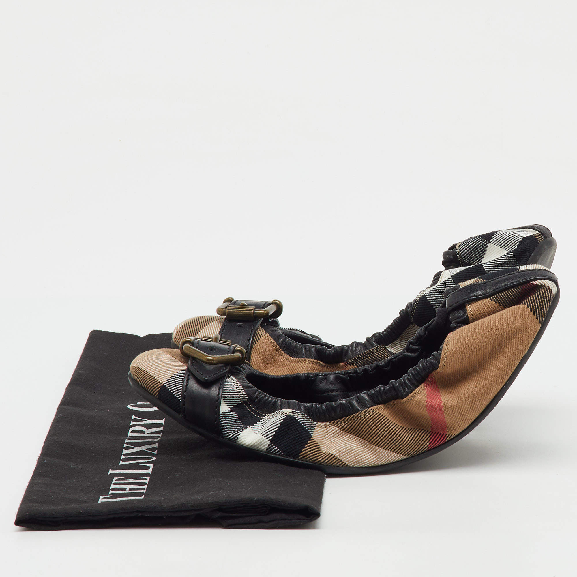 Pre Owned Burberry Multicolor Nova Check Fabric and Leather Buckle Scrunch Ballet Flats Size 39.5