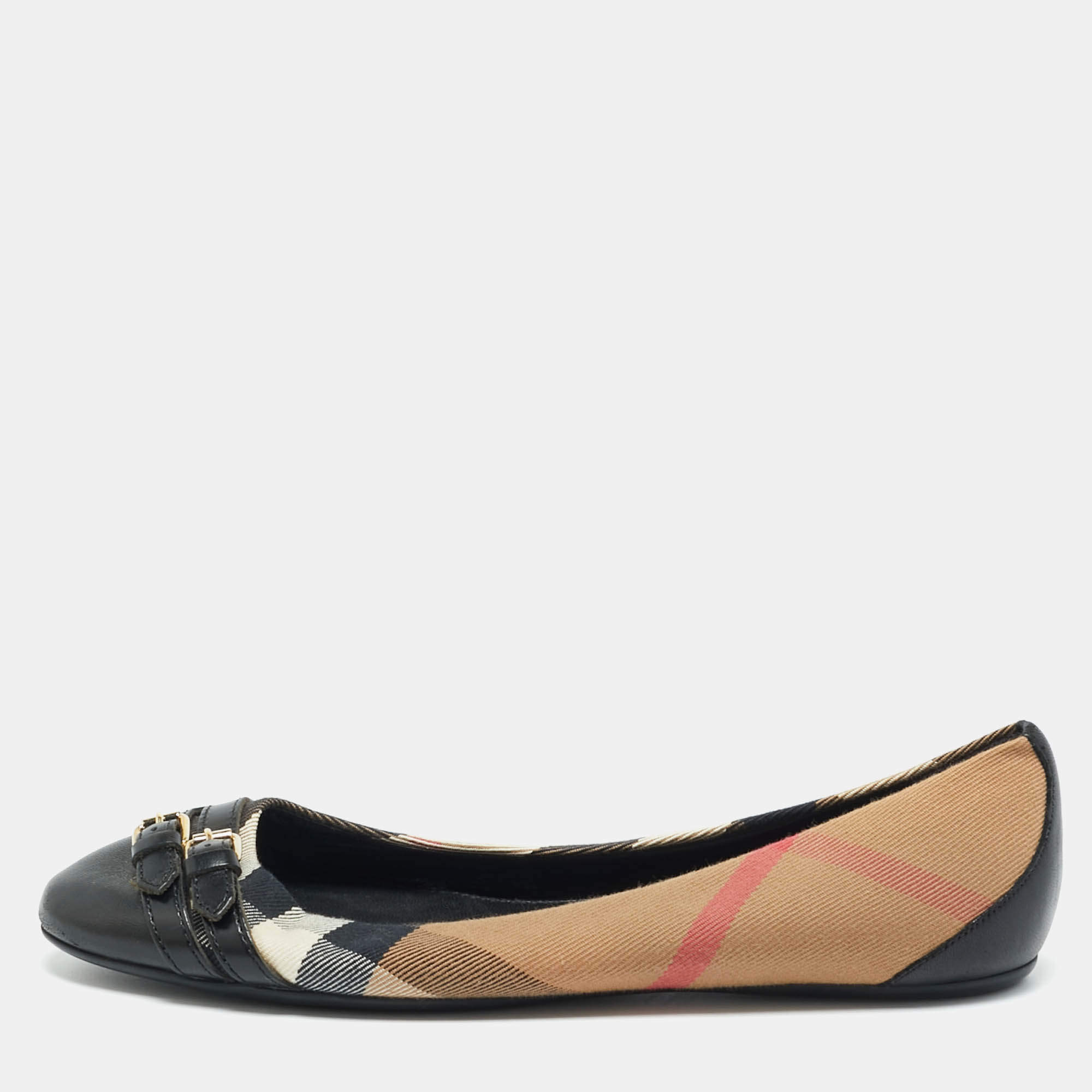 مملوكة مسبقًا حذاء فلات باليه بربري تفاصيل إبزيم افونويك جلد  وكانفاس كاروهات نوفا بيج مقاس 38