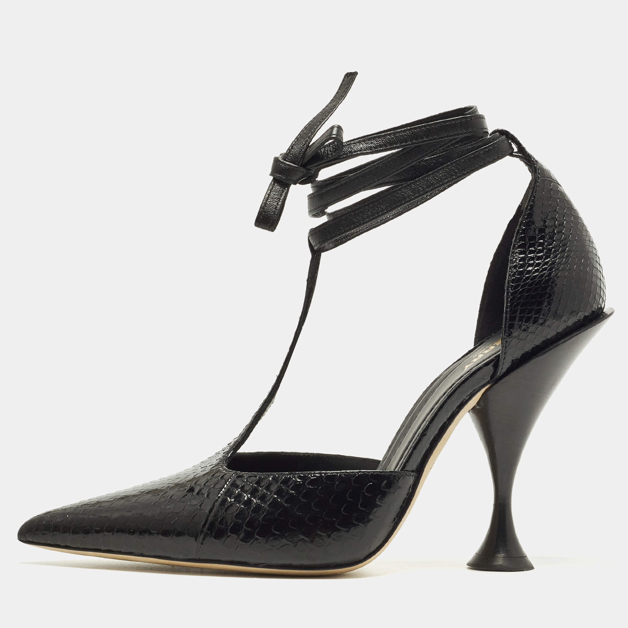 Pre Owned Burberry Welton Size 38.5 Black Snakeskin Leather Pumps