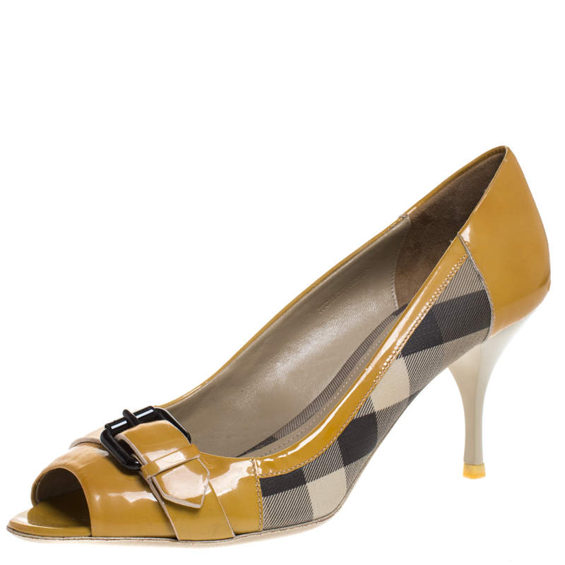 burberry pumps gold