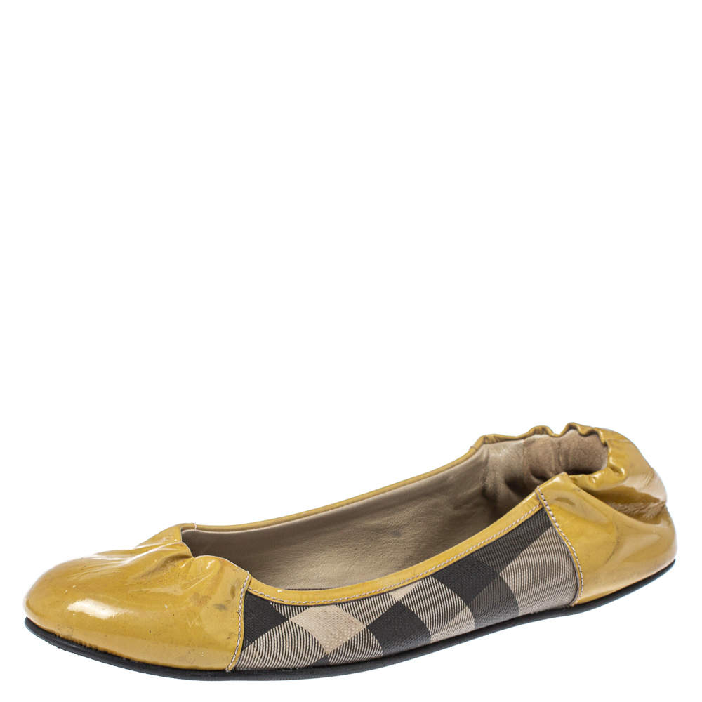 Burberry Beige Patent Leather And Nova Check Canvas Scrunch Ballet Flats Size 37