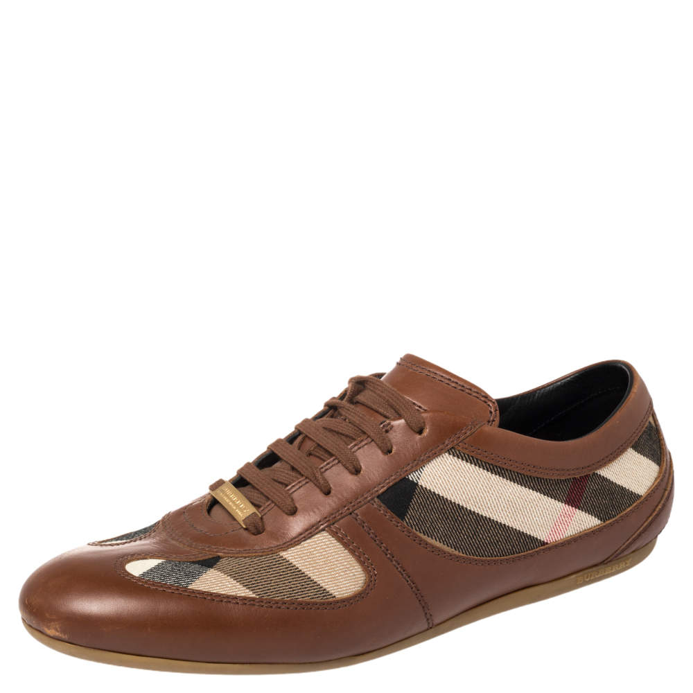 Pre Owned حذاء رياضي بربري جلد وكانفاس تشيك نوفا بيج / بني بعنق منخفض مقاس 40