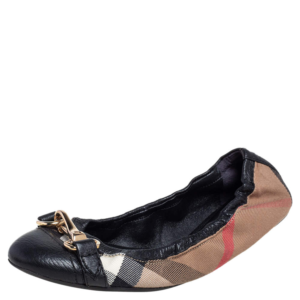 Pre Owned حذاء باليرينا فلات بربري كانفاس مقوى كاروهات نوفا تشيك وجلد أسود مجعد مقاس 37