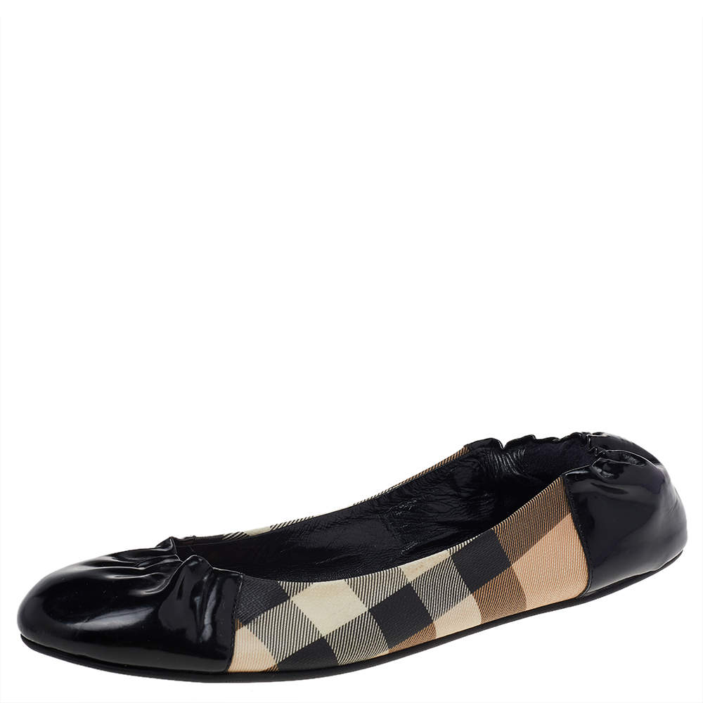 مملوكة مسبقًا Burberry Beige/Black Coated Canvas And Leather Ballet Flats Size 38