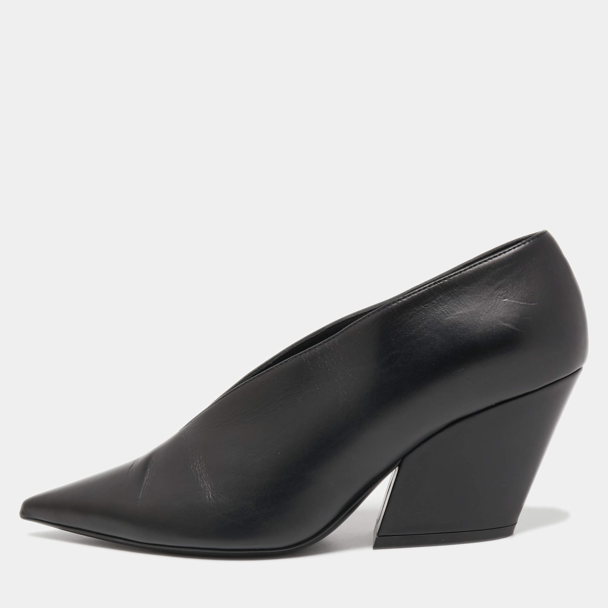 Pre Owned Burberry Black Leather Bierfield Pumps Size 37.5