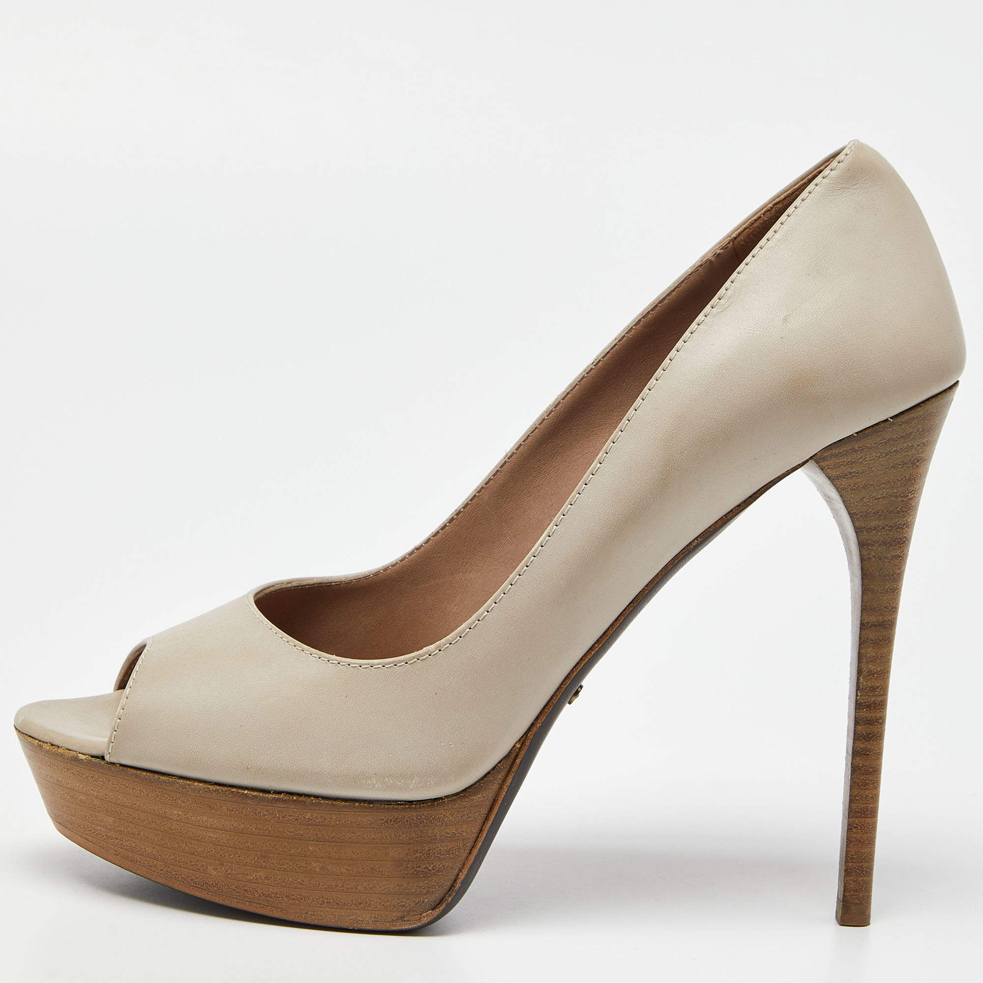 Pre Owned حذاء كعب عالي بربري نعل سميك مرصع مقدمة مفتوحة تفاصيل إبزيم جلد بني مقاس 37