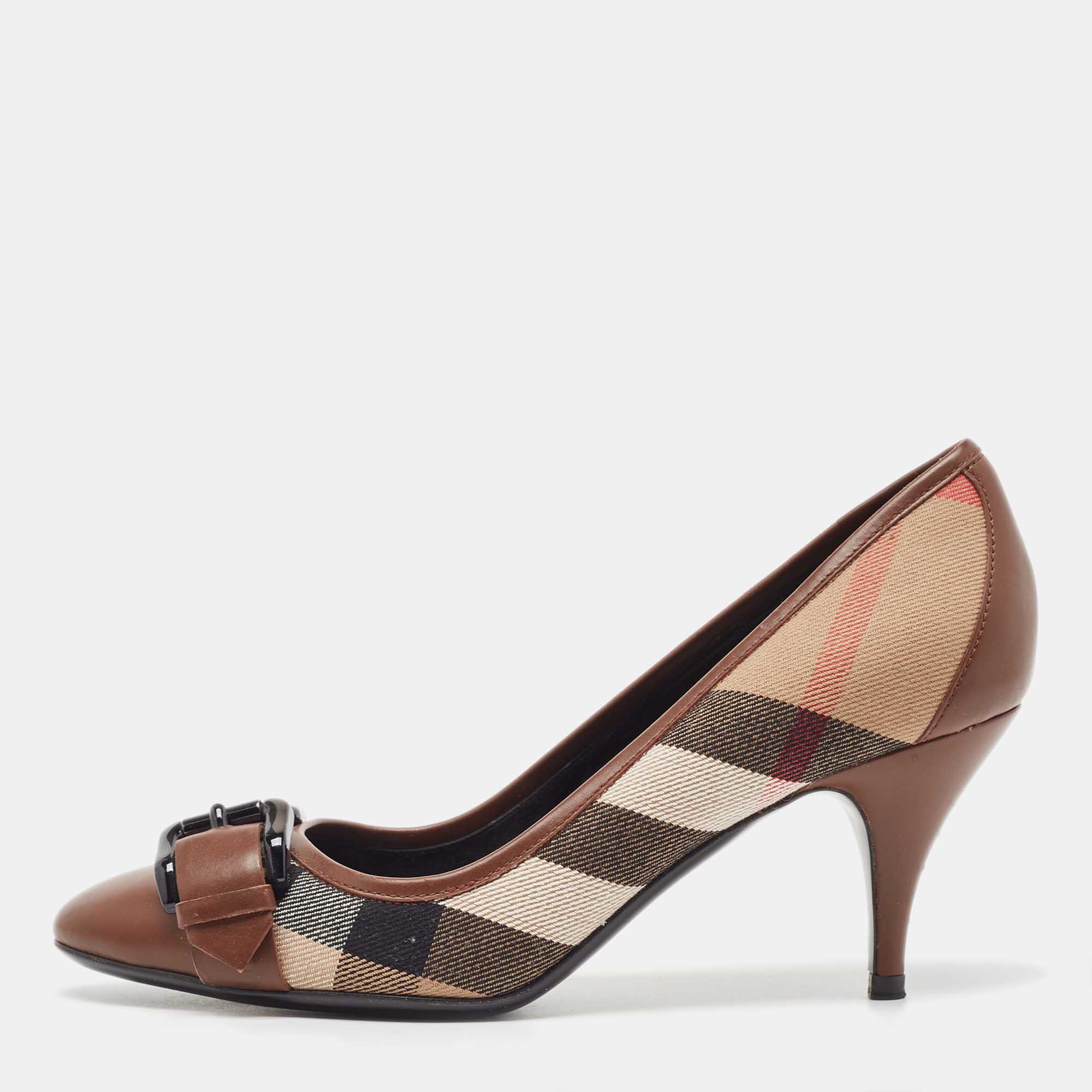 مملوكة مسبقًا Burberry Brown/Beige Leather and House Check Canvas Buckle Detail Pumps Size 36