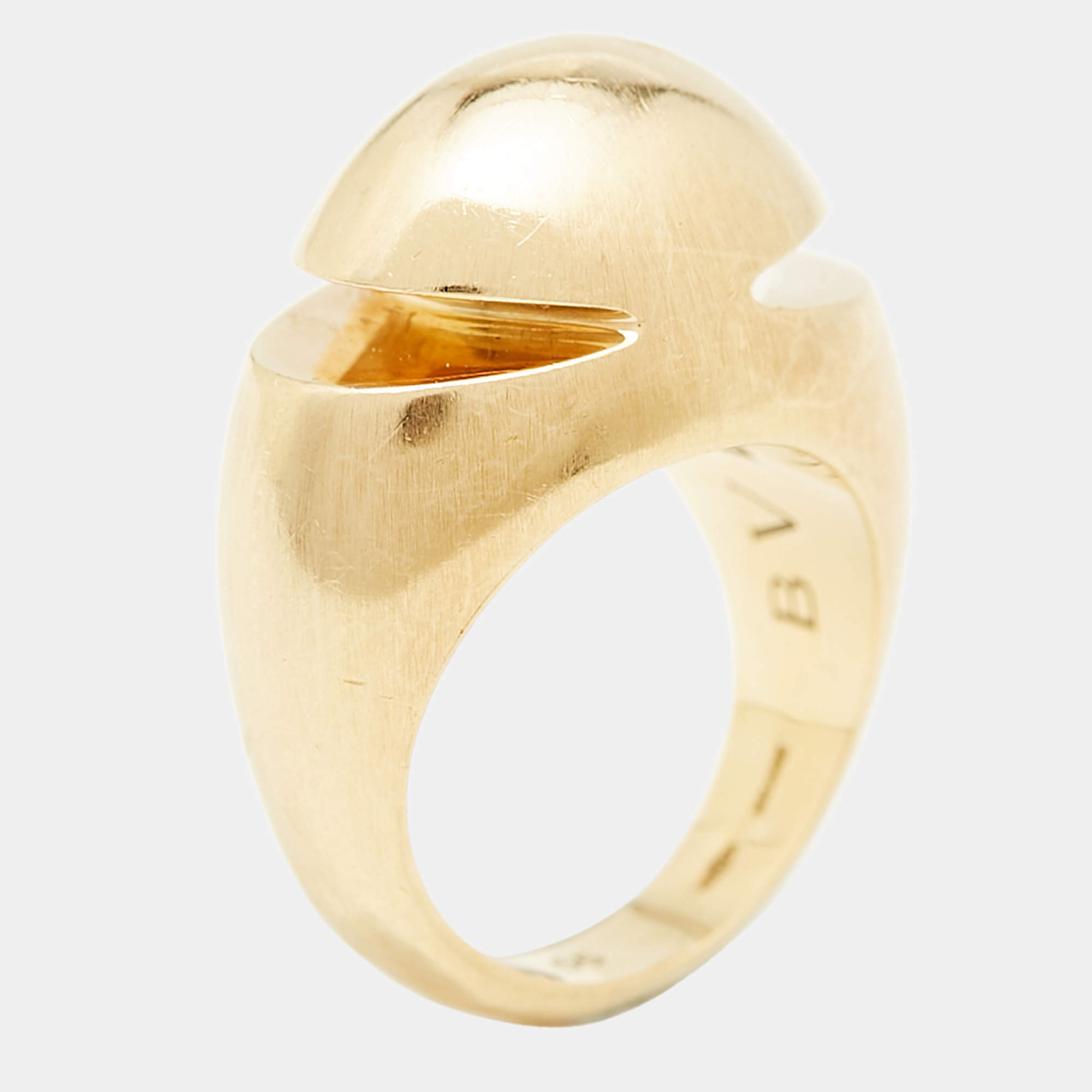 Bvlgari Cabochon 18kt Yellow Gold Ring Size 55