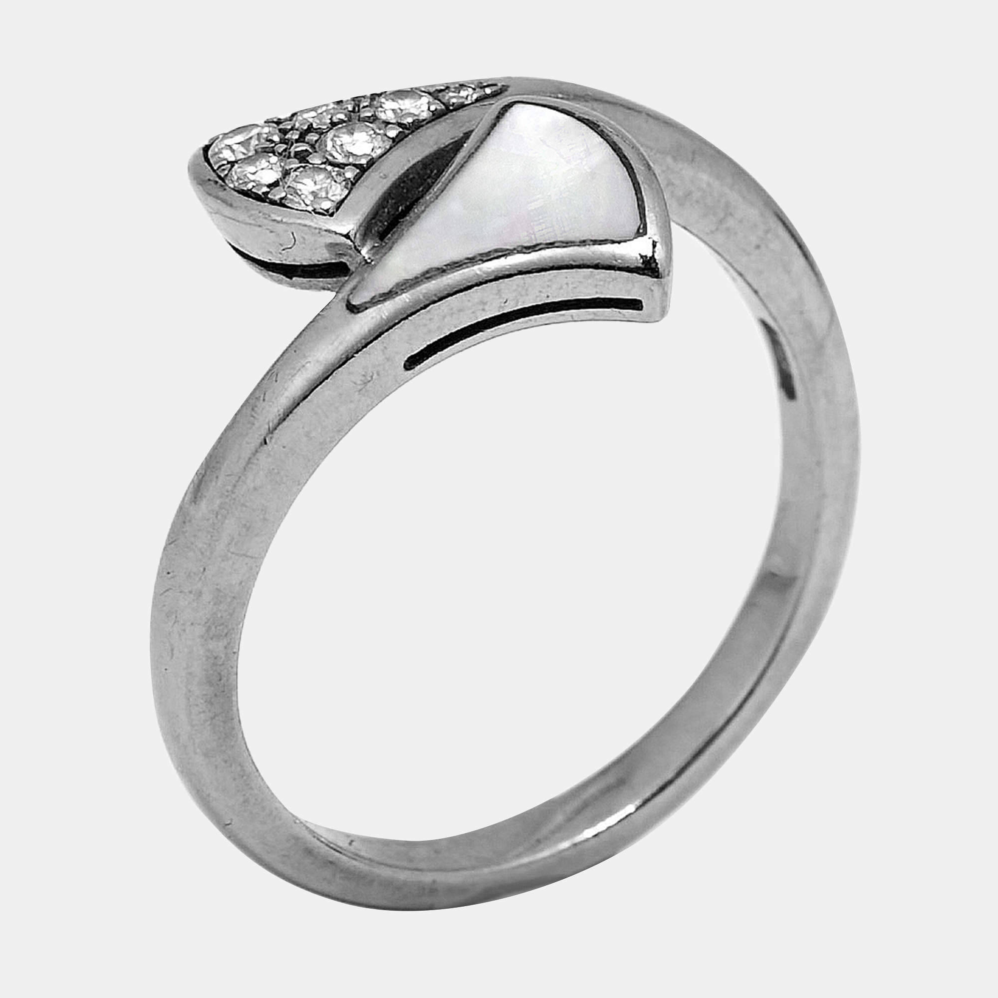 Pre Owned خاتم بلغاري ديفاز دريم أم اللؤلؤ وماس وذهب أبيض عيار 18 مقاس 51