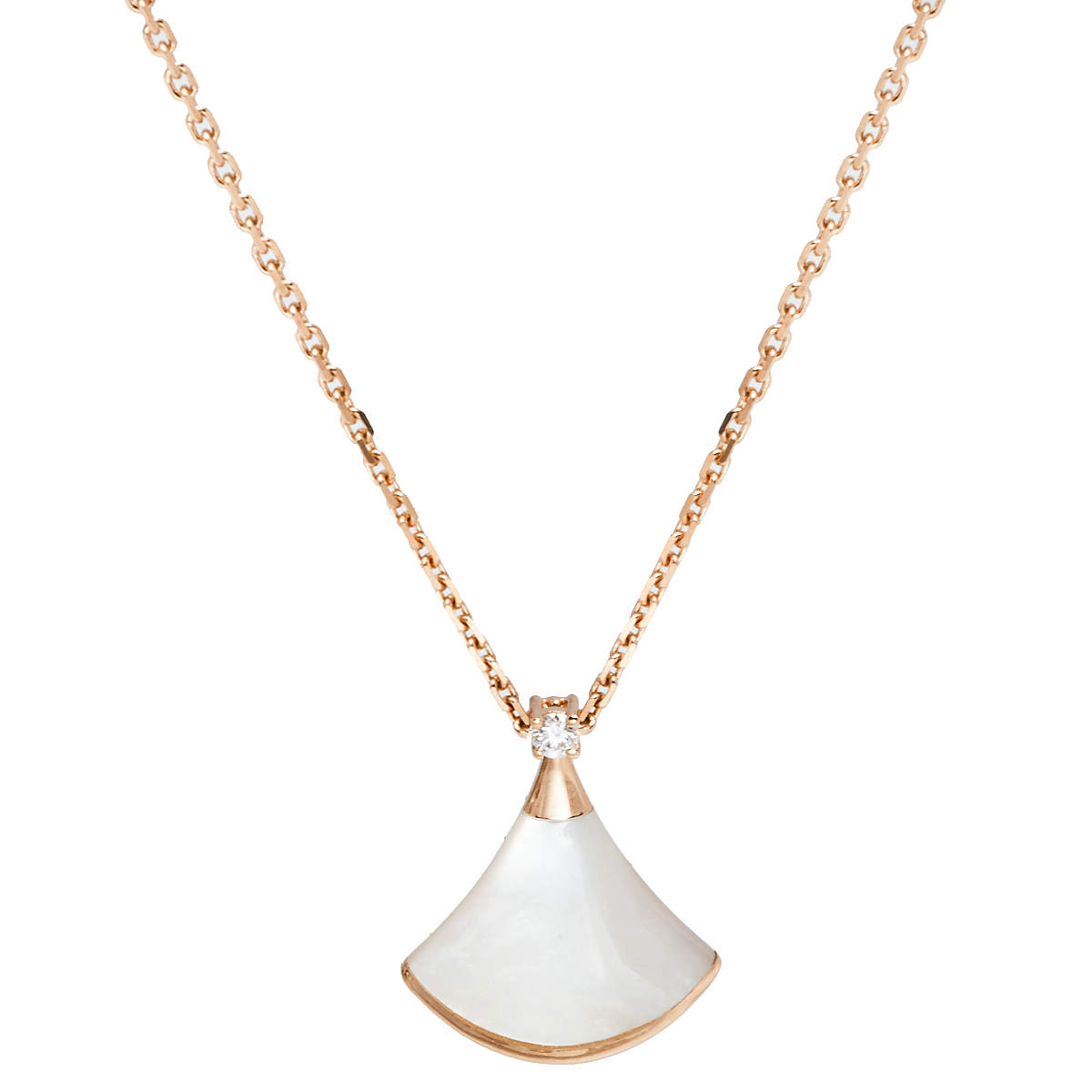 Pre Owned Bvlgari Divas' Dream Diamond Mother of Pearl 18K Rose Gold Pendant Necklace