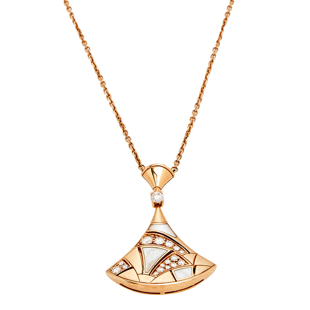 Pre Owned Bvlgari Divas' Dream Diamond & Mother of Pearl 18k Rose Gold Pendant Necklace