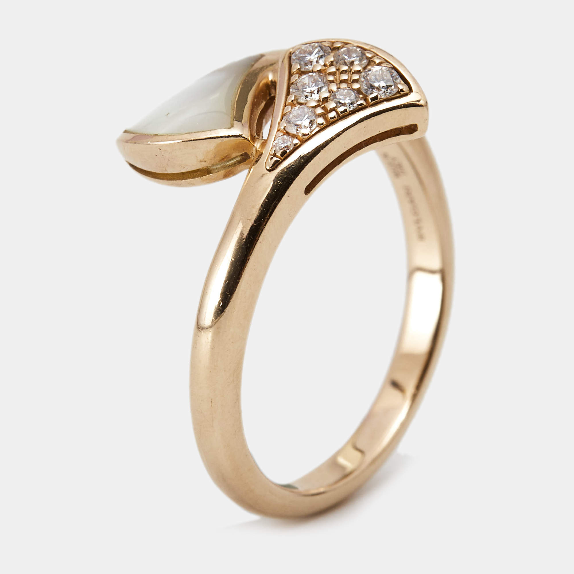 مملوكة مسبقًا Bvlgari Divas' Dream Mother of Pearl Diamond 18k Rose Gold Ring Size 51