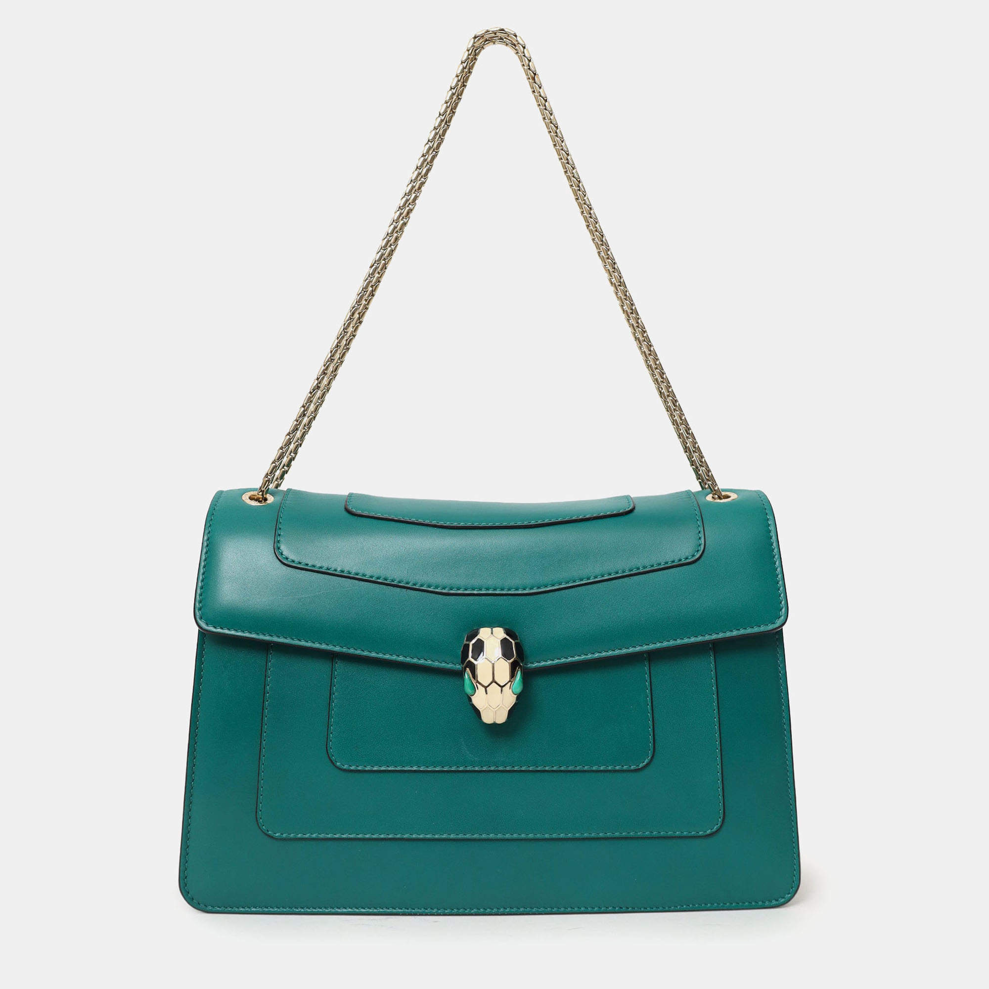 مملوكة مسبقًا Bvlgari Green Leather Medium Serpenti Forever Shoulder Bag