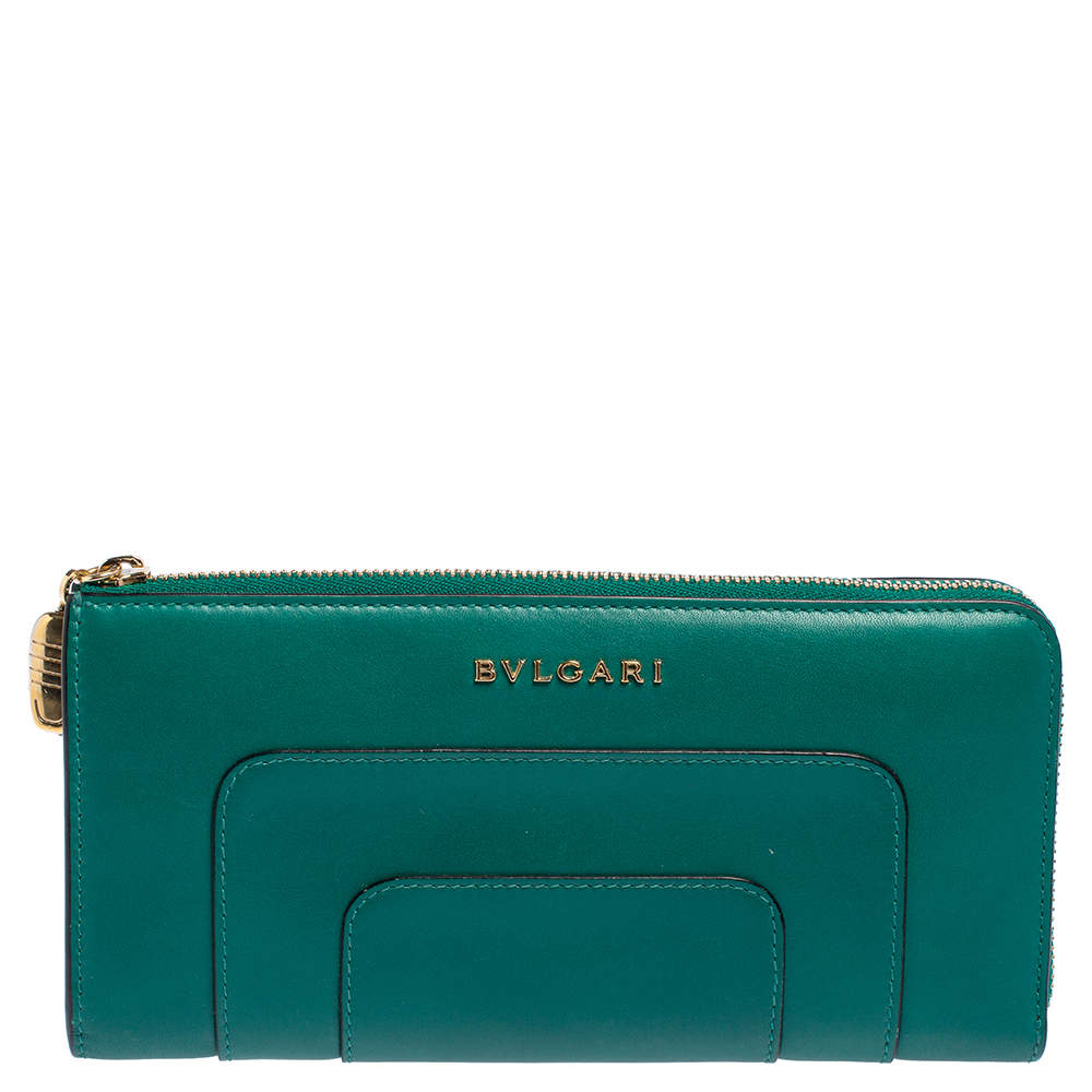 Pre Owned Bvlgari Green Leather Serpenti Forever Wallet