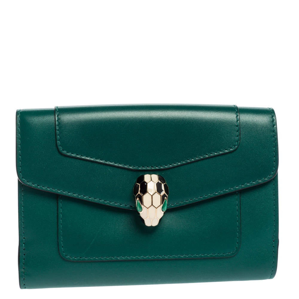 Pre Owned Bvlgari Green Leather Serpenti Forever Bifold Wallet