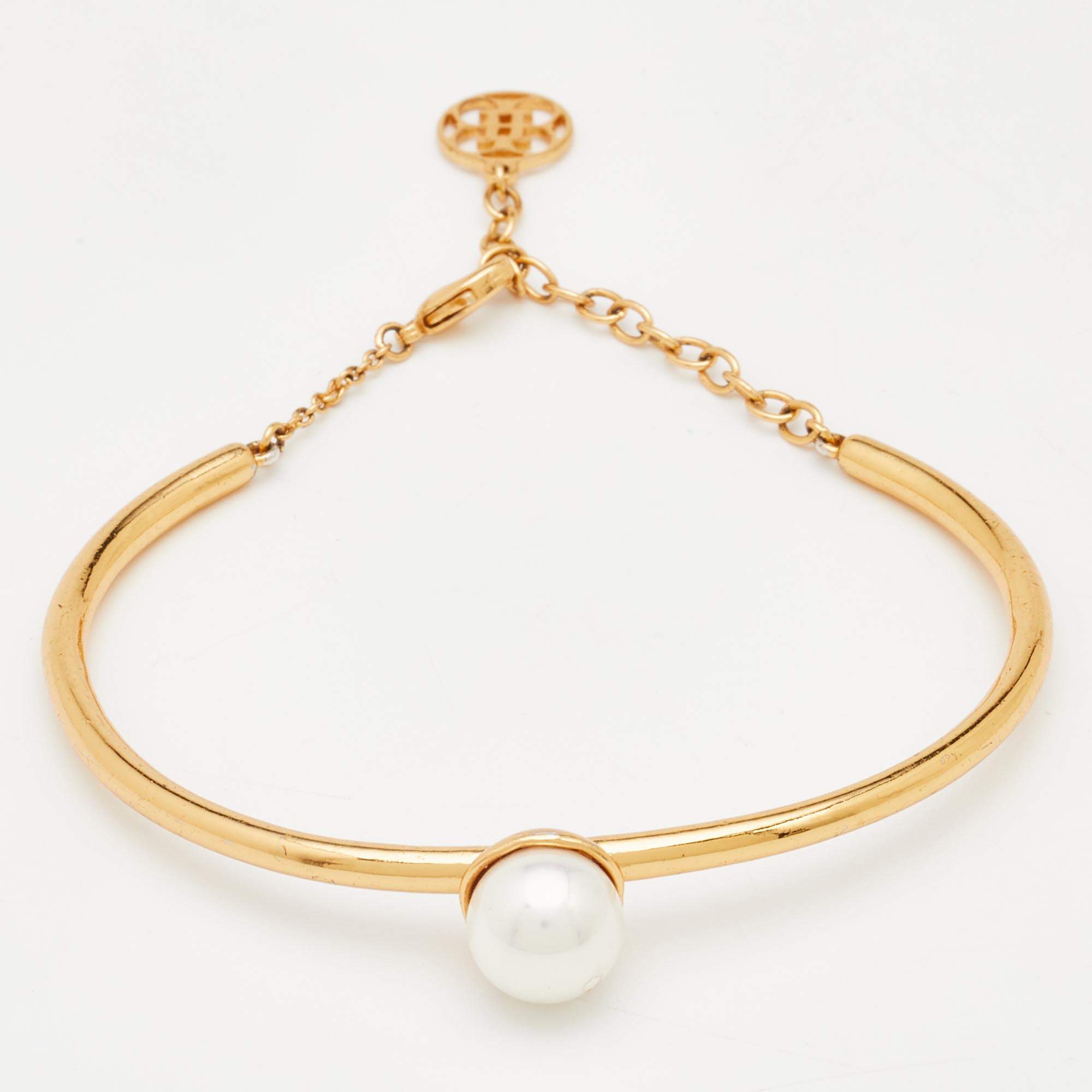 Pre Owned Carolina Herrera  Faux Pearl Gold Tone Bracelet