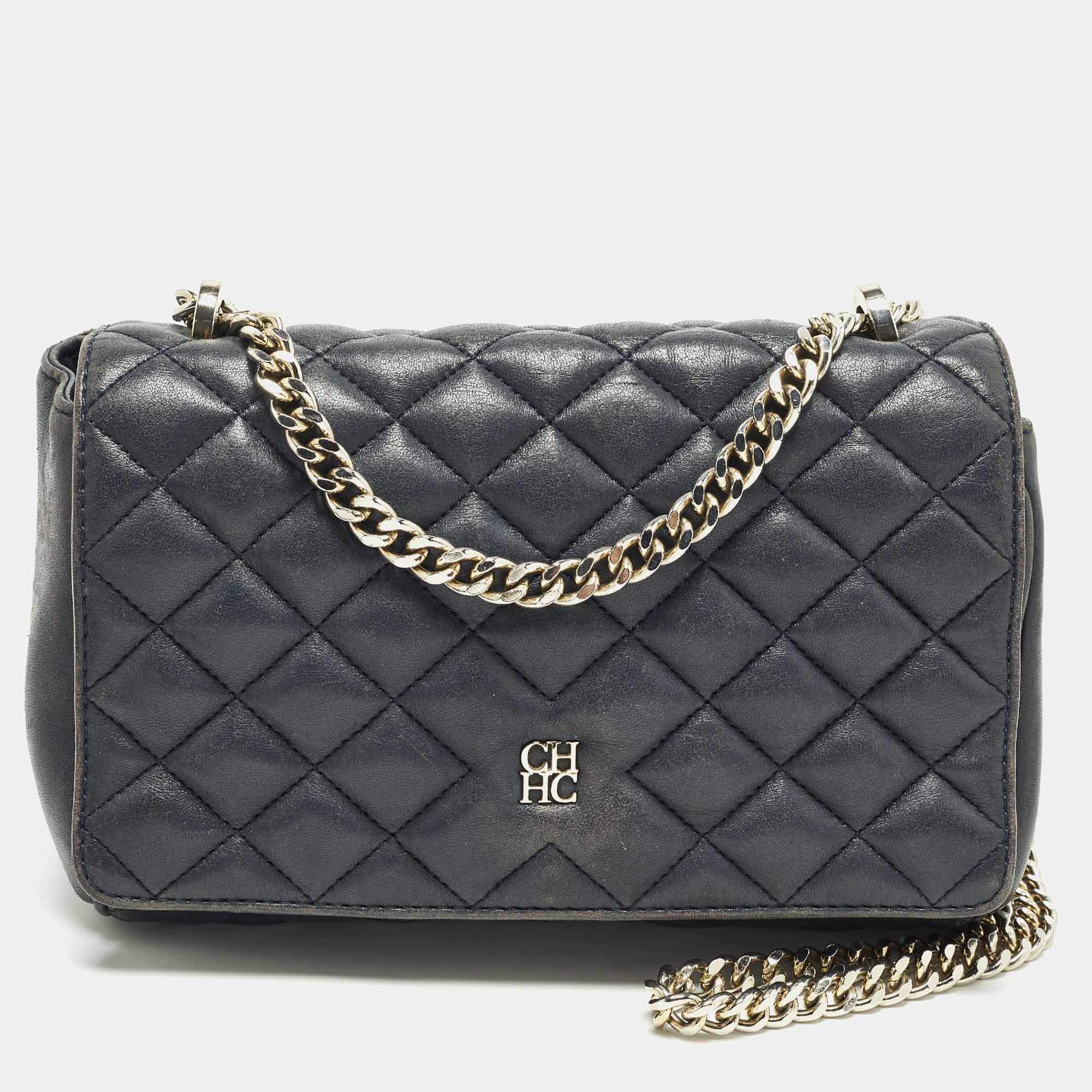 مملوكة مسبقًا Carolina Herrera Logo Flap Navy Blue Quilted Leather Shoulder Bag
