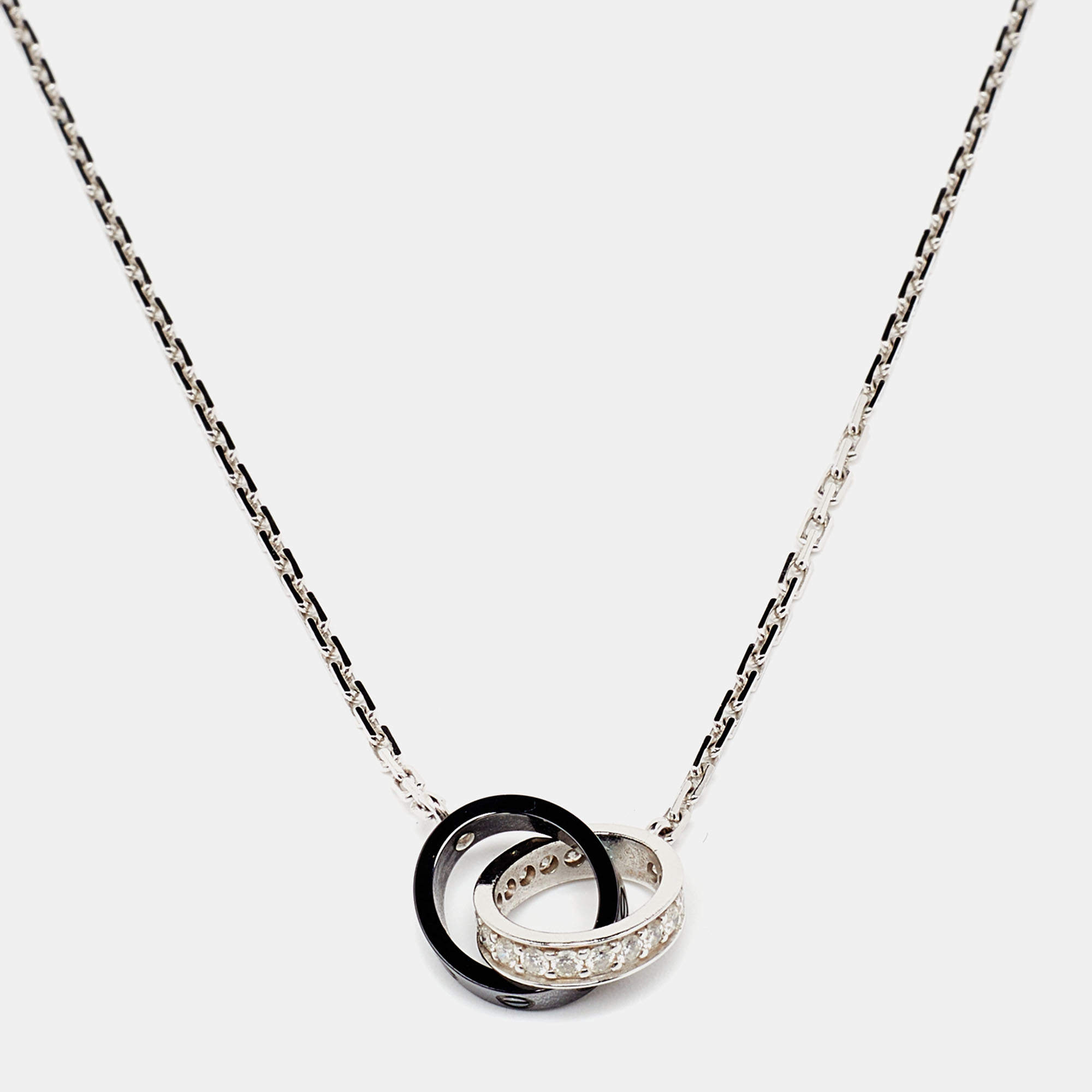 مملوكة مسبقًا قلادة  كارتييه لوف سيراميك ألماس ذهب الأبيض عيار 18 بحلقات متشابكة