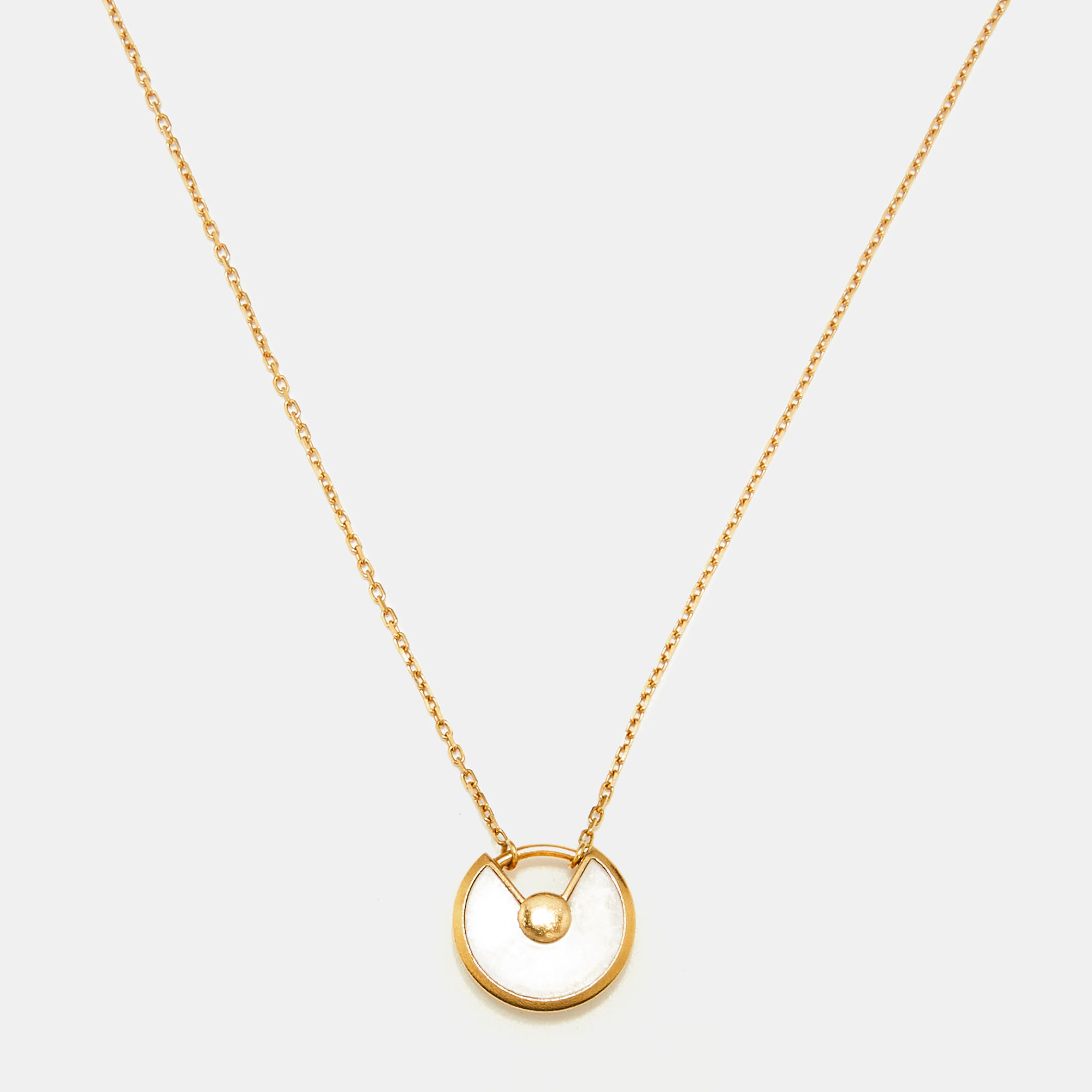 Pre Owned Cartier Amulette de Cartier Diamond Mother of Pearl 18K Yellow Gold Necklace XS