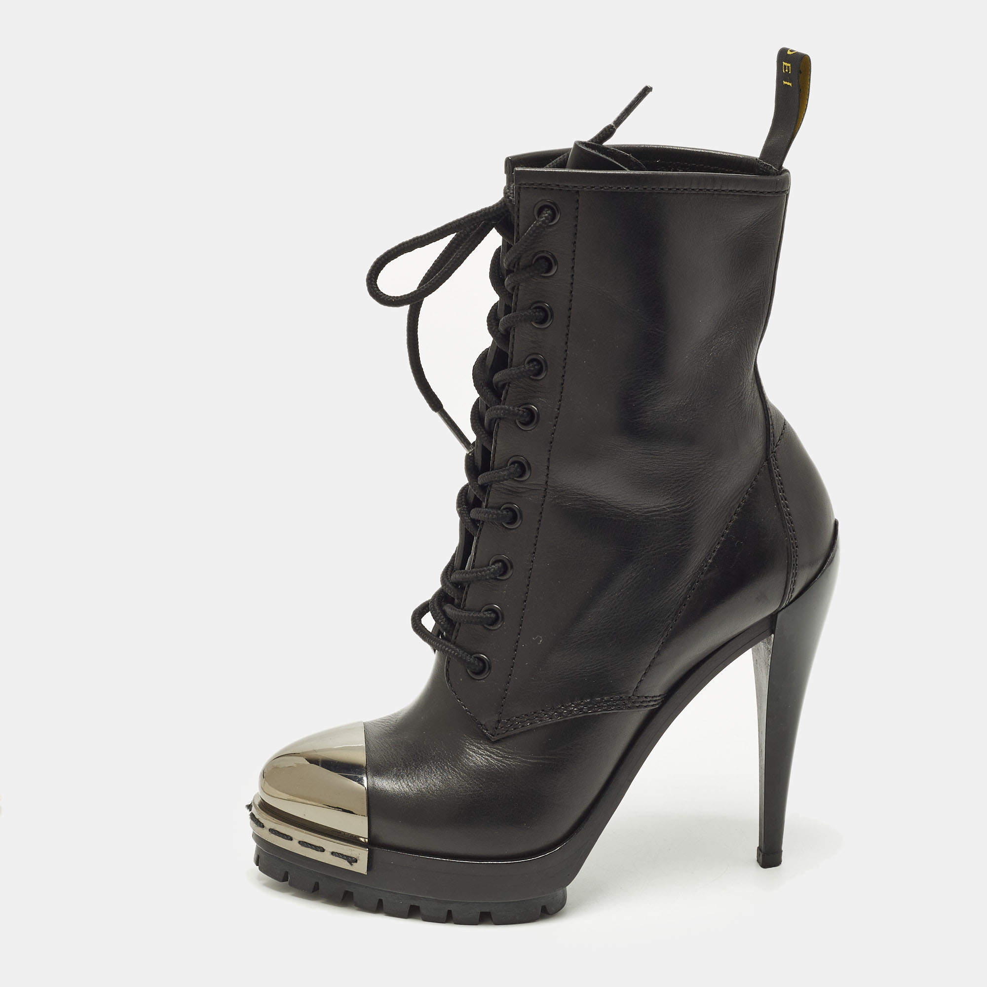 مملوكة مسبقًا Casadei Size 38.5 Black Leather Ankle Length Boots