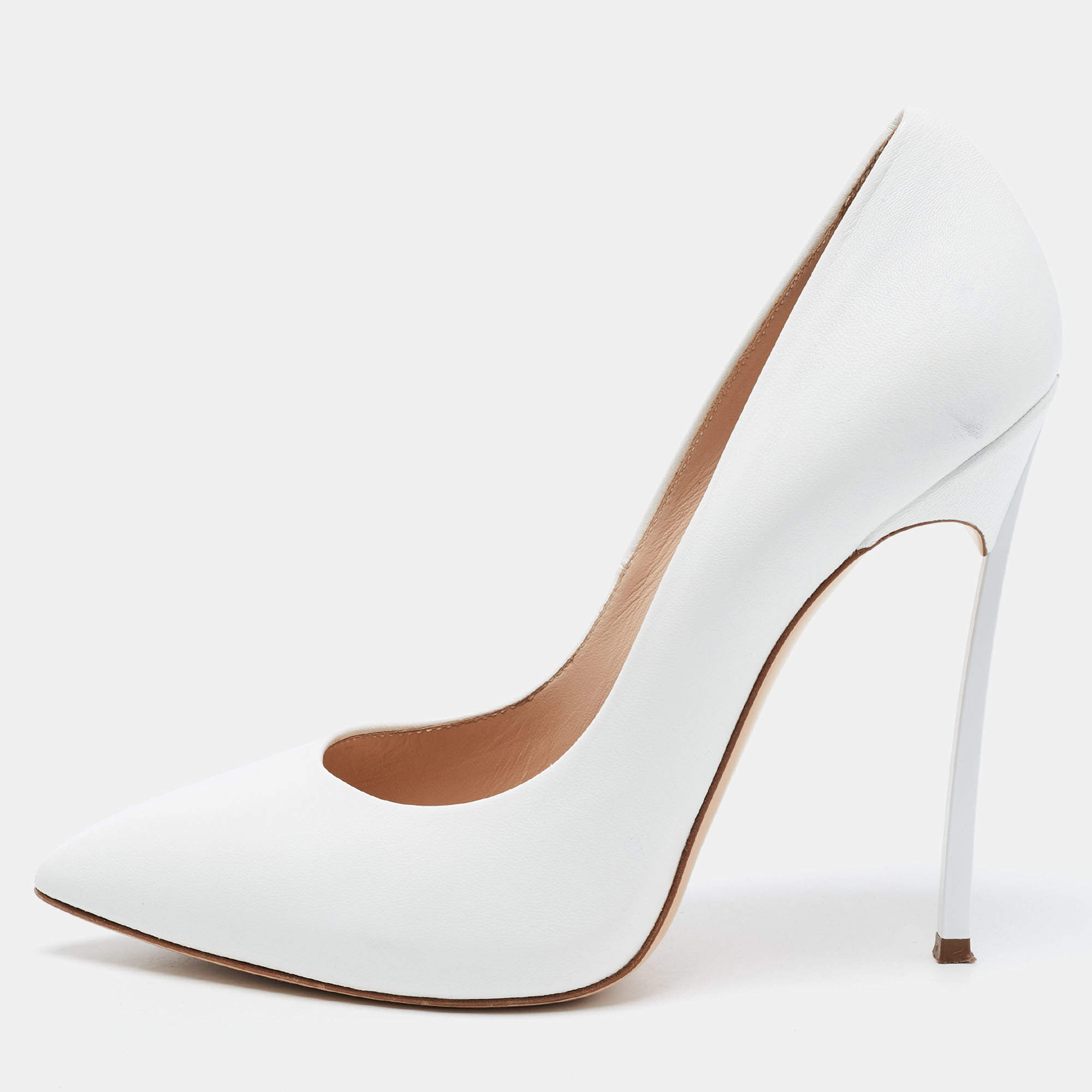 Pre Owned Casadei White Leather Pointed Toe Pumps Size 39