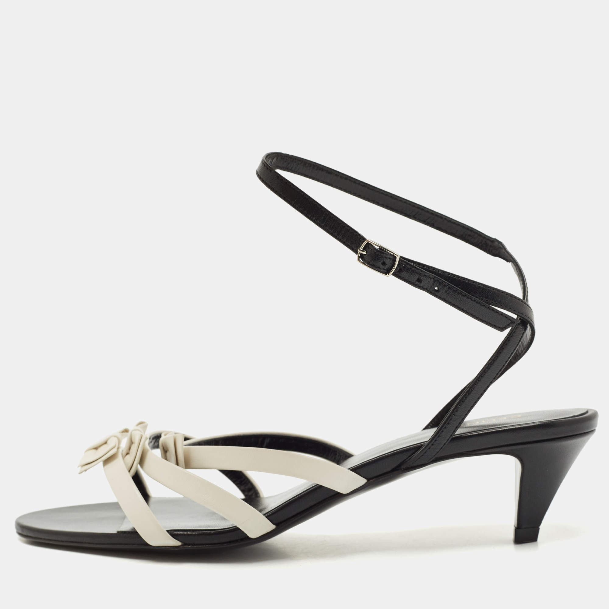 مملوكة مسبقًا Celine White/Black Leather Ankle Strap Sandals Size 38