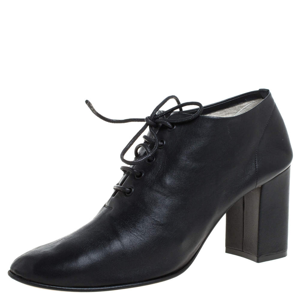 Pre Owned حذاء بوت كاحل سيلين جلد أسود بكعب مربع عريض مقاس 39
