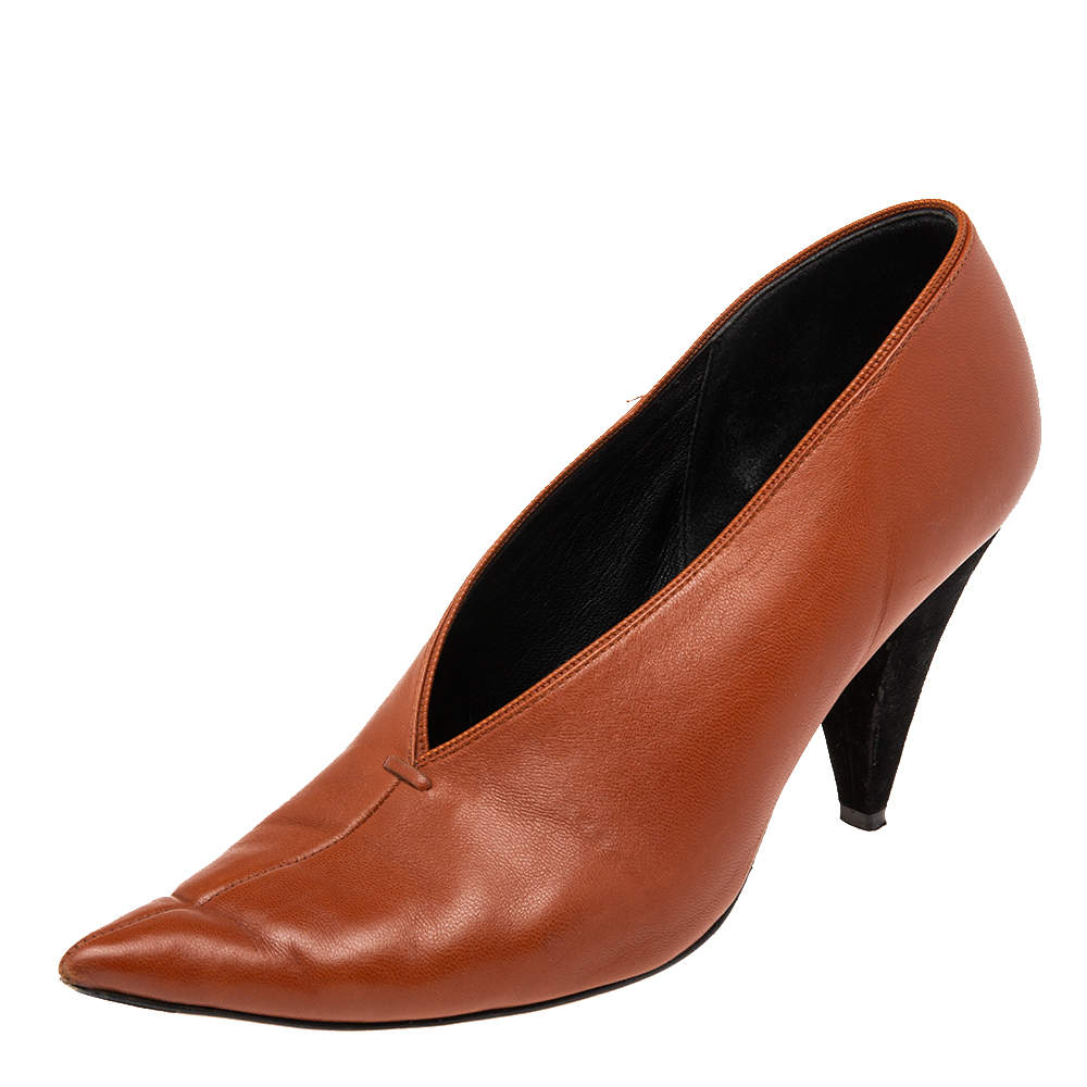 Pre Owned Celine Brown Leather V Neck Pointed Toe Pumps Size 37