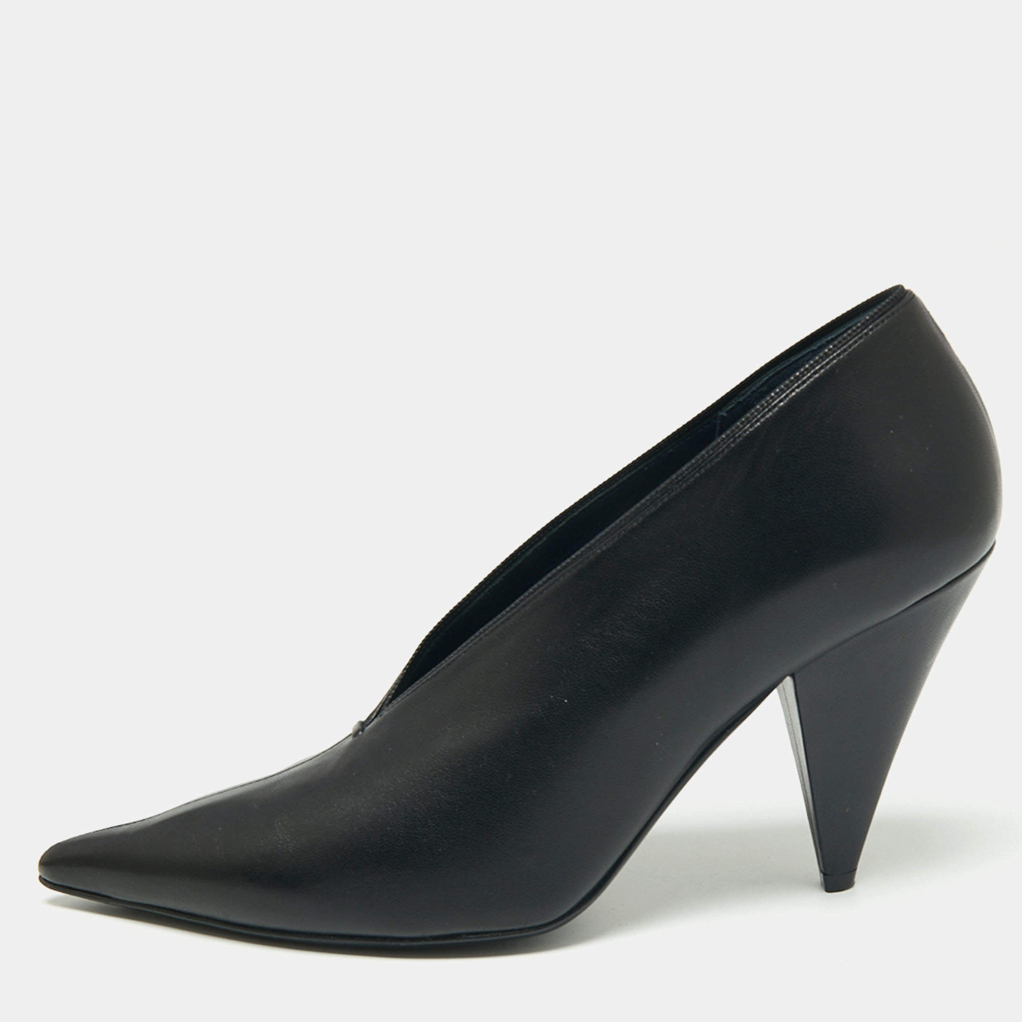 Pre Owned حذاء كعب عالي سيلين جلد أسود برقبة على شكل V ومقدمة مدببة مقاس 36