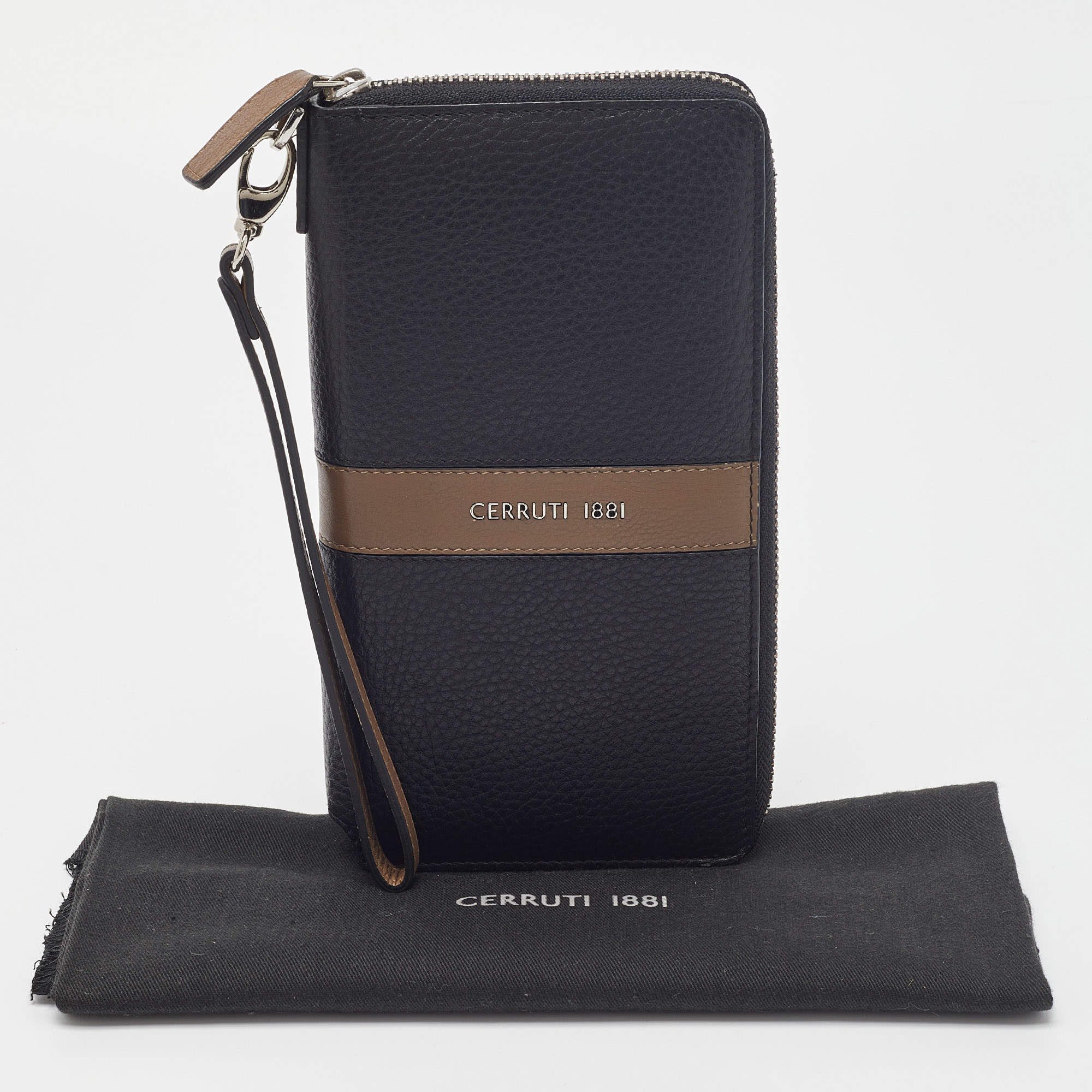 Cerruti 1881 Black Tan Leather Cerrutic Zip Around Wristlet Wallet