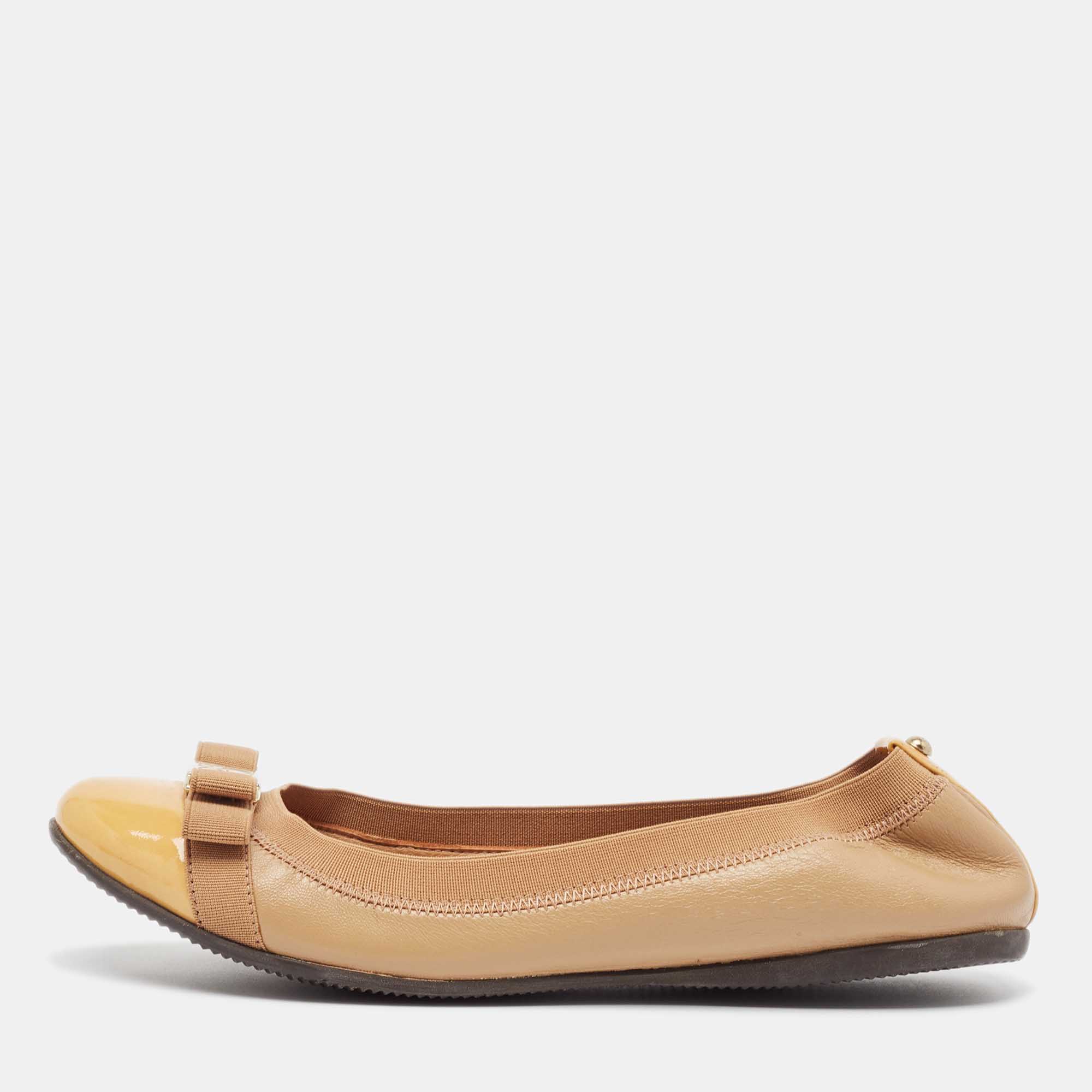 مملوكة مسبقًا CH Carolina Herrera Brown Leather and Patent Scrunch  Ballet Flats Size 37