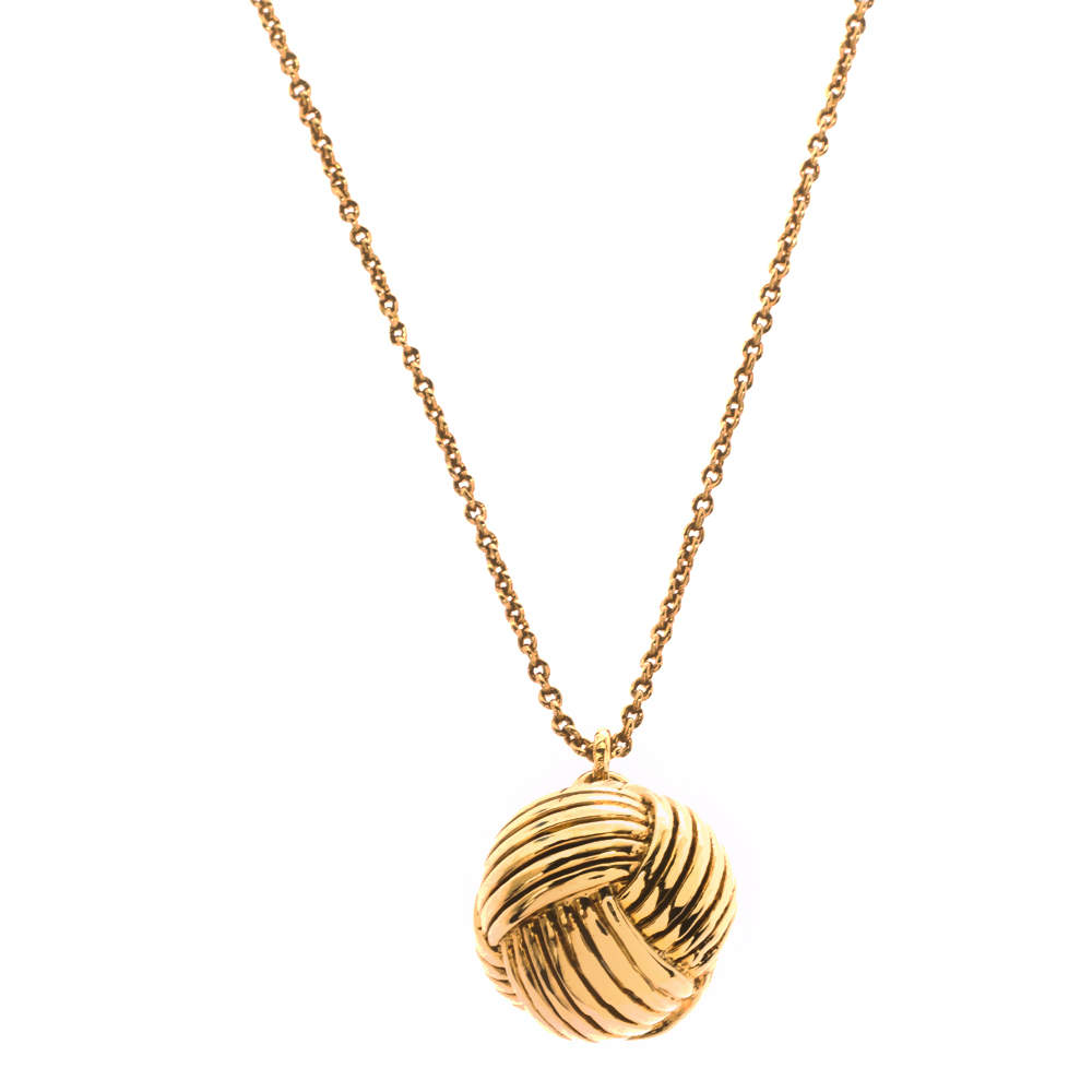 Pre Owned CH Carolina Herrera Textured Gold Tone Round Pendant Necklace