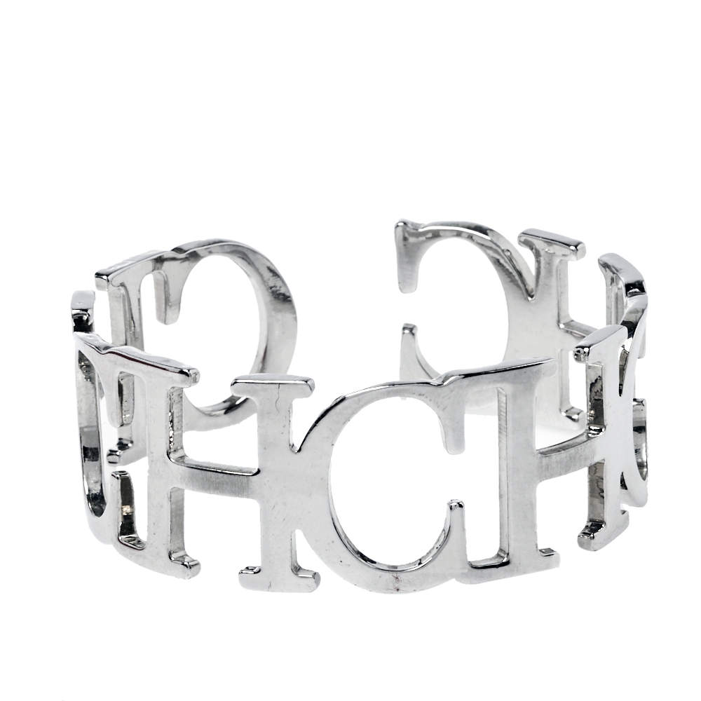 Pre Owned CH Carolina Herrera Silver Tone Between the Line Cuff Bracelet
