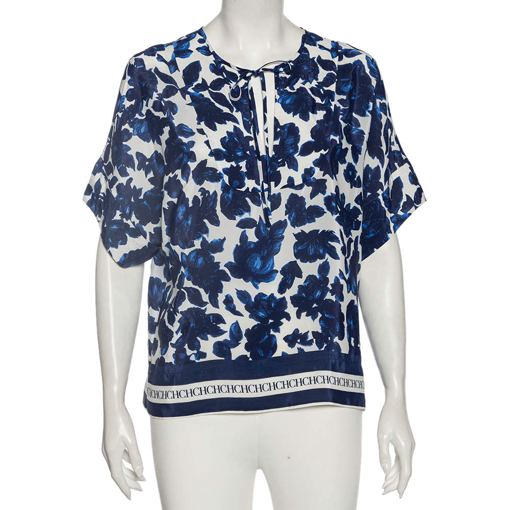مملوكة مسبقًا بلوزة سي أتش كارولينا هيريرا كم قصير حرير طباعة زهور أزرق مقاس صغير