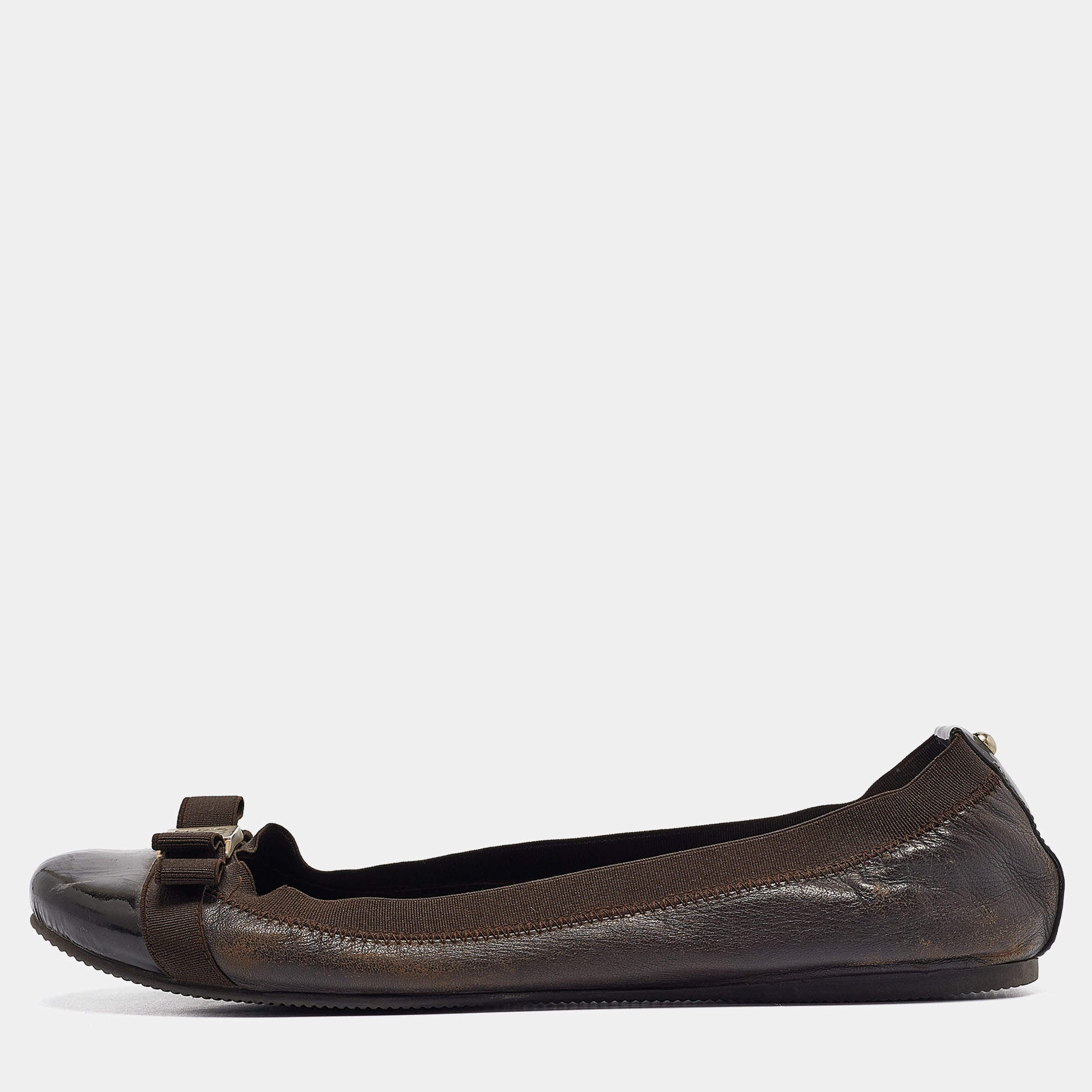 CH Carolina Herrera Brown Leather and Patent Cap Toe Bow Scrunch Ballet Flats Size 38