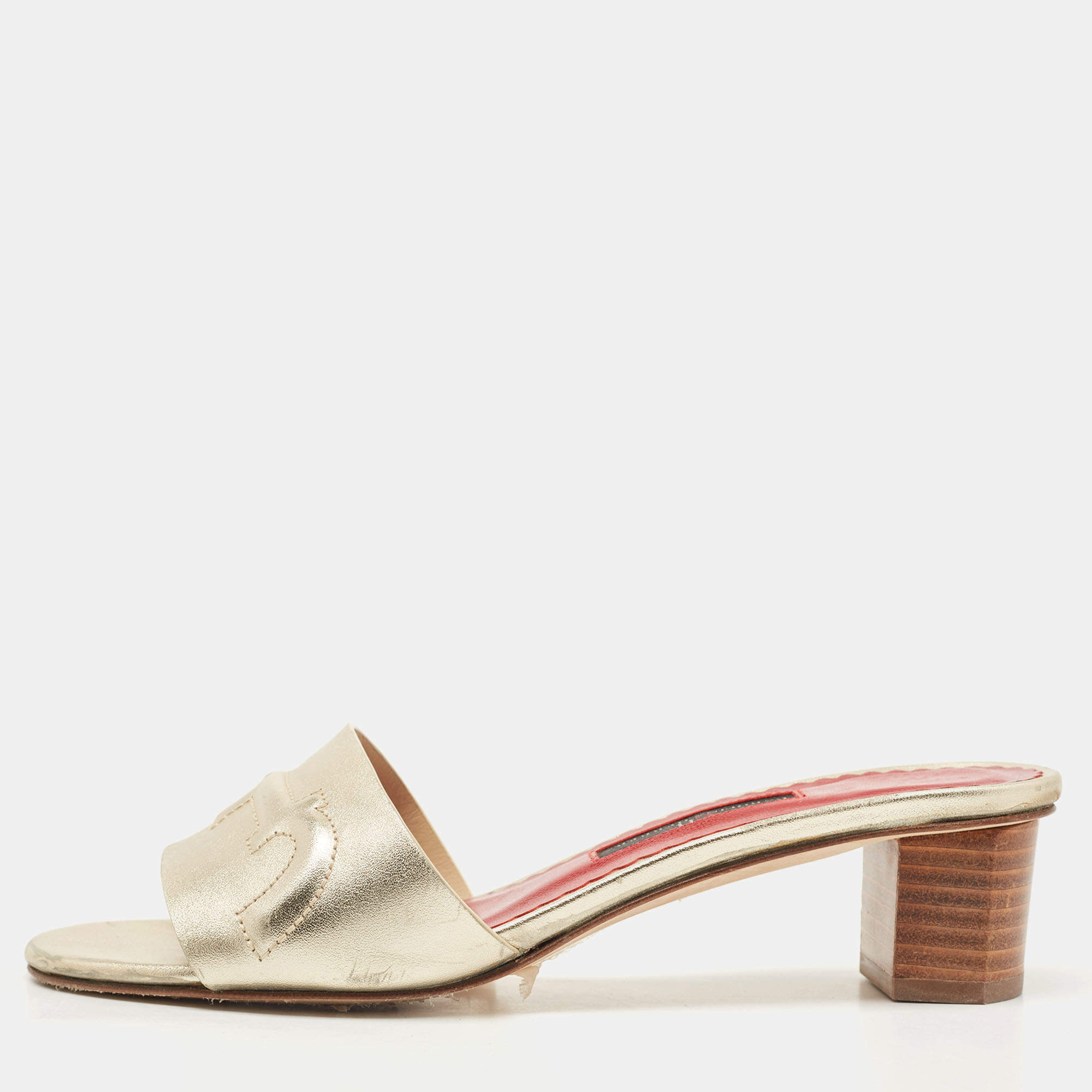 Pre Owned CH Carolina Herrera Gold Leather Slide Sandals Size 37