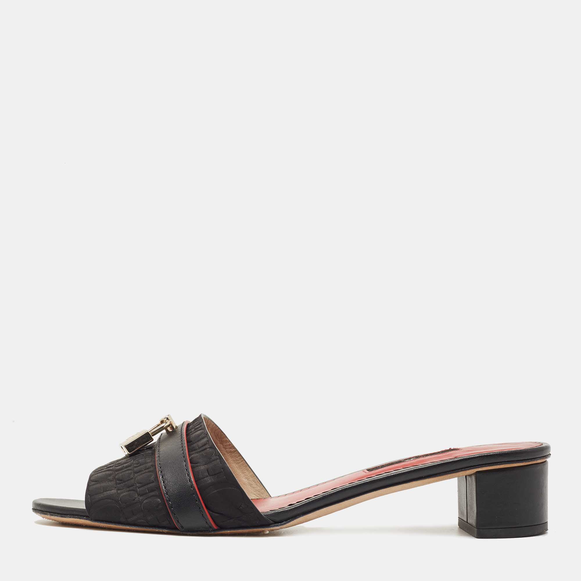 مملوكة مسبقًا CH Carolina Herrera Black Monogram Leather Traveller Locked Slide Sandals Size 40