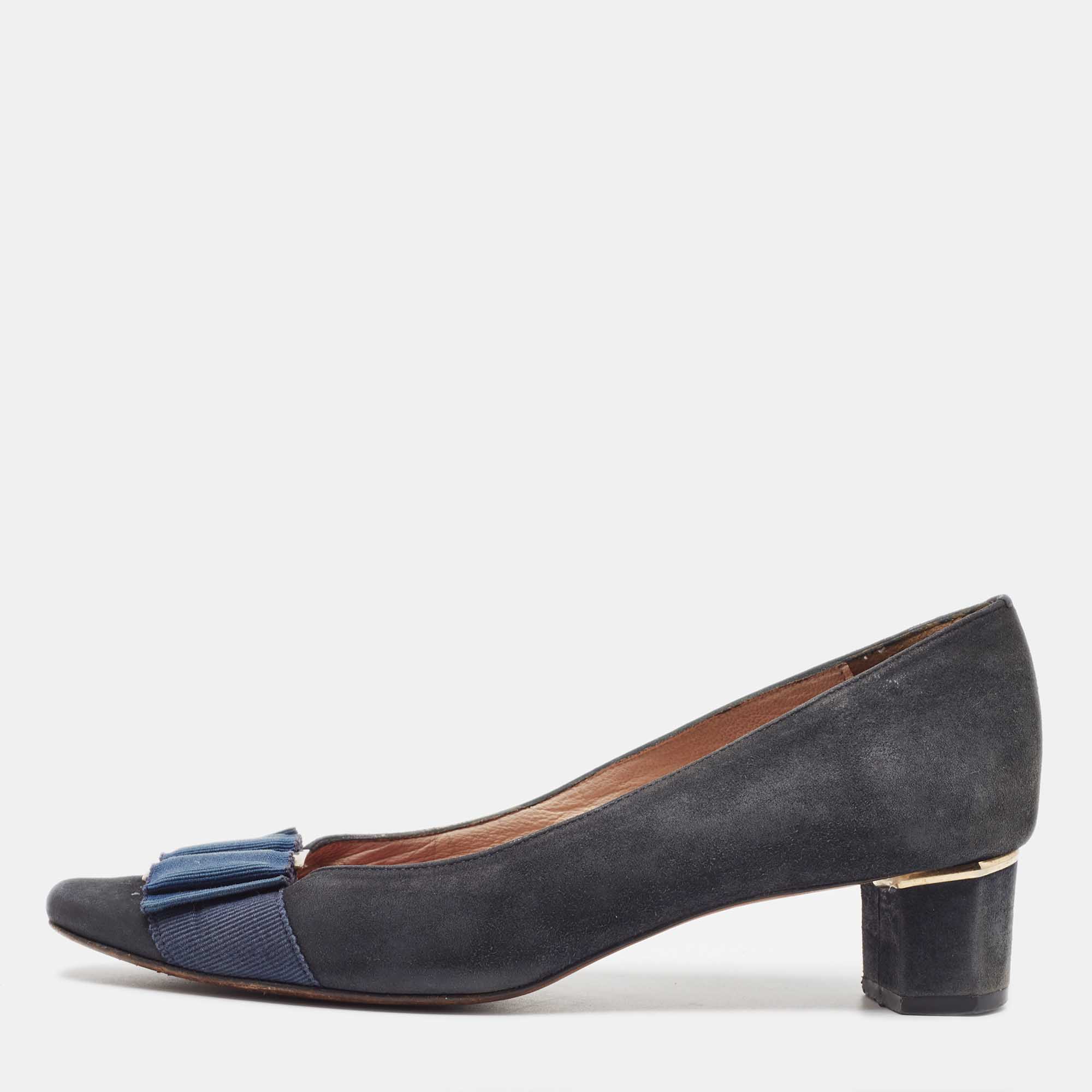 مملوكة مسبقًا CH Carolina Herrera Navy Blue Suede Bow Pumps Size 37